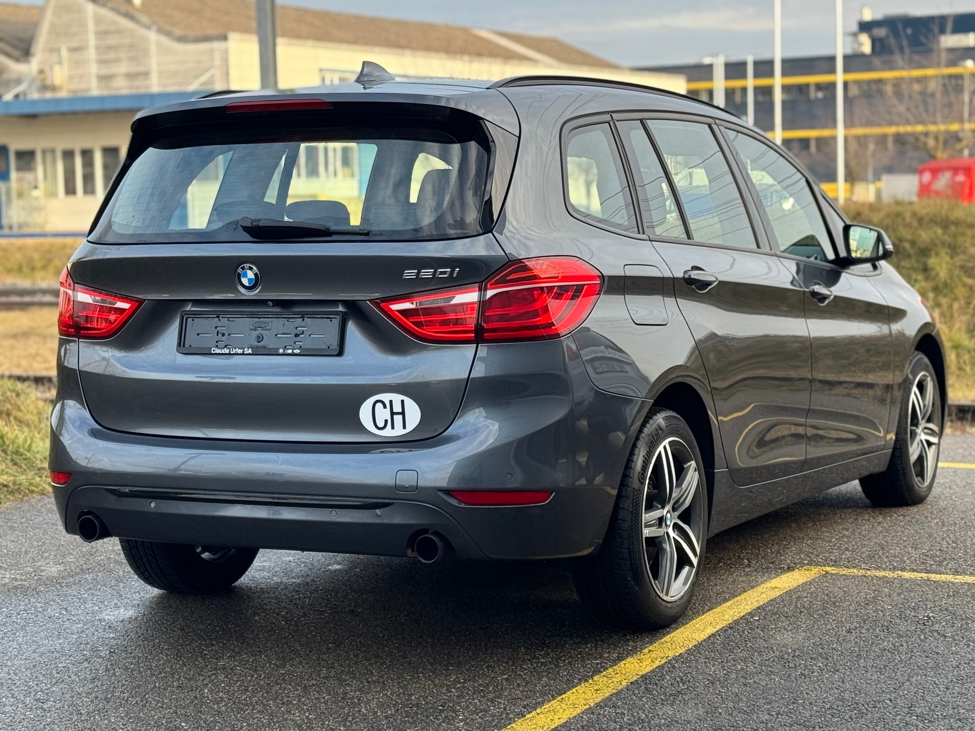 BMW 220i Gran Tourer Sport Line Steptronic-image-5