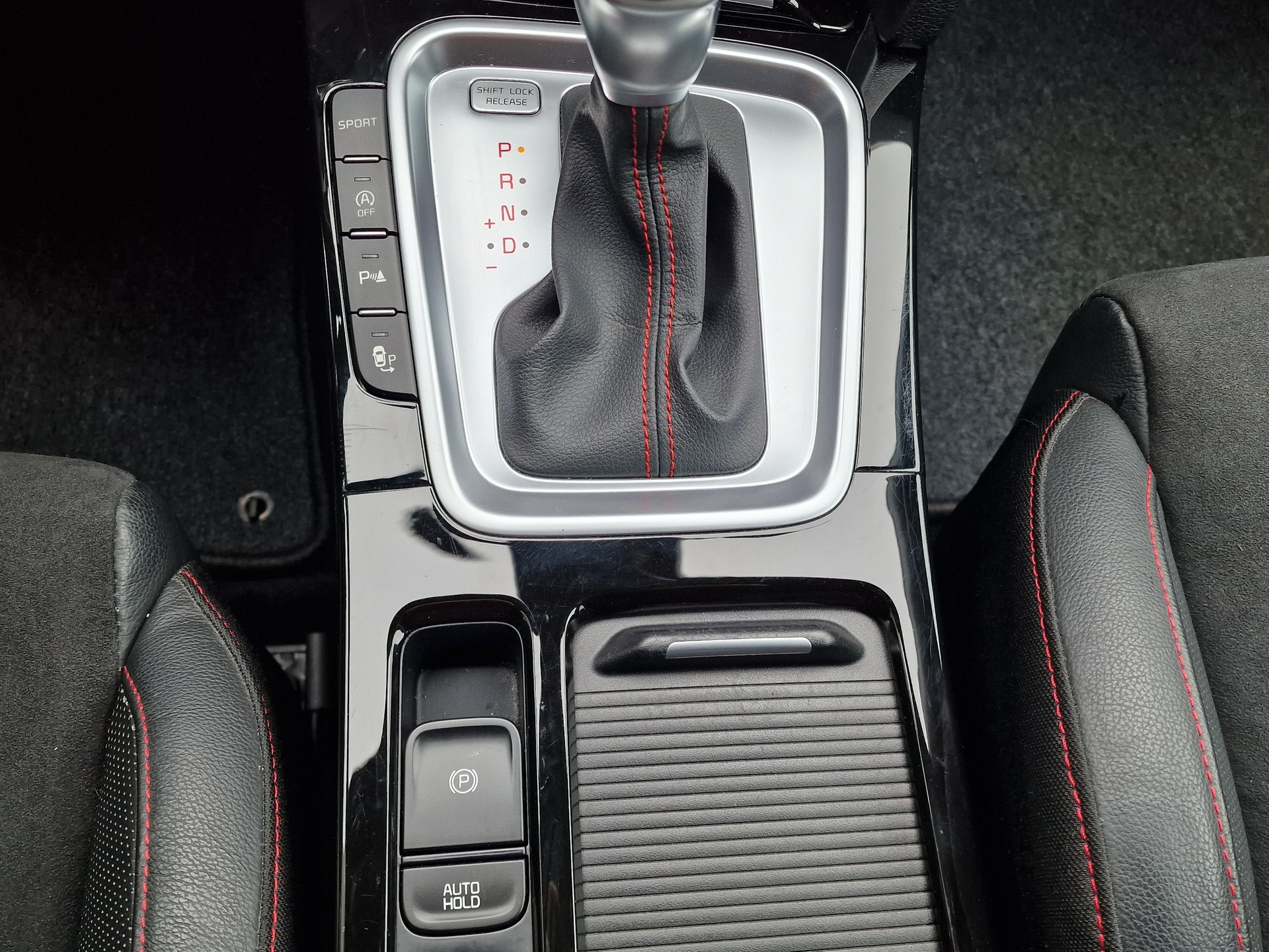 KIA Ceed 1.6 T-GDi GT DCT-image-10