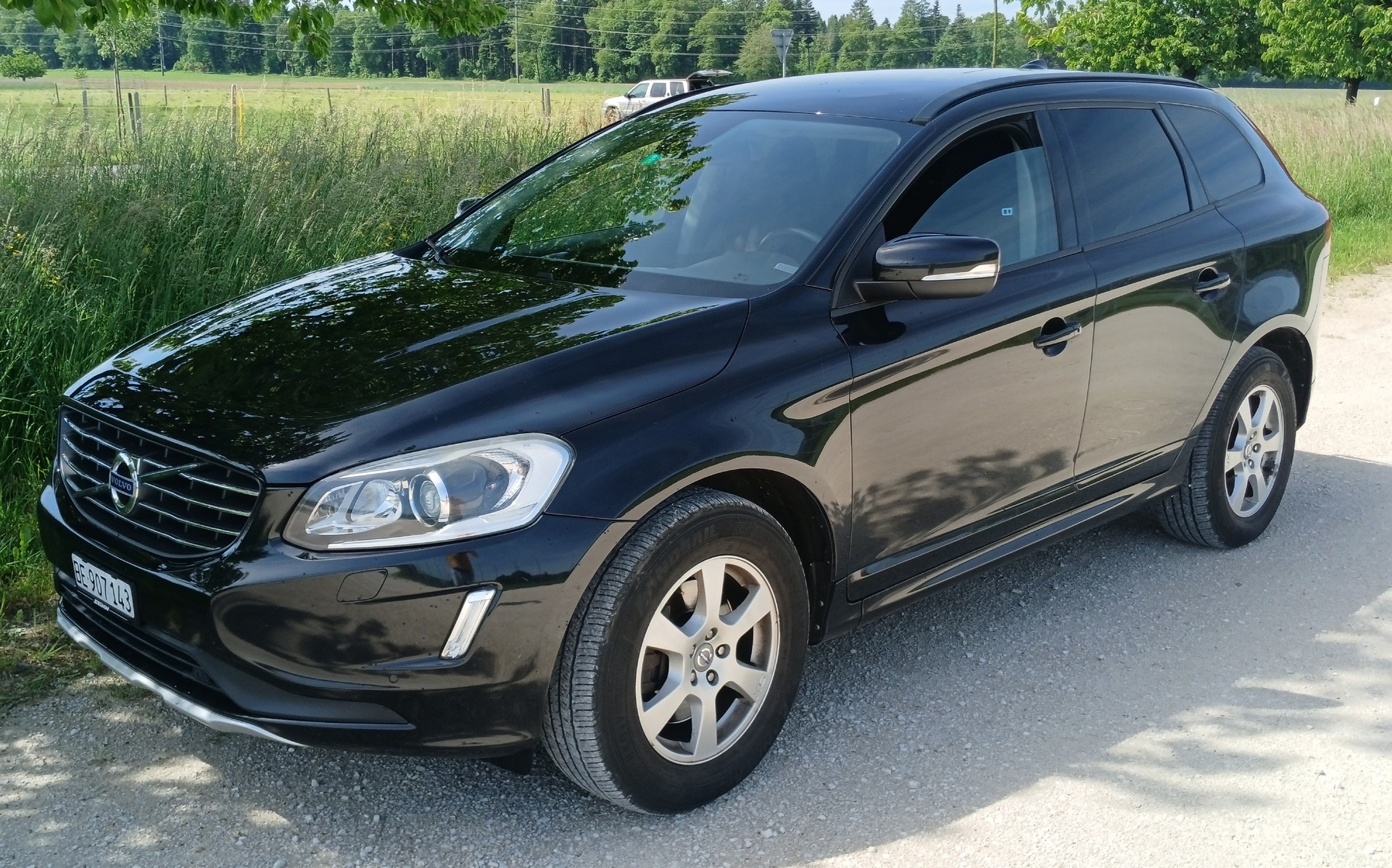 VOLVO XC60 D4 AWD Kinetic Geartronic-image-1