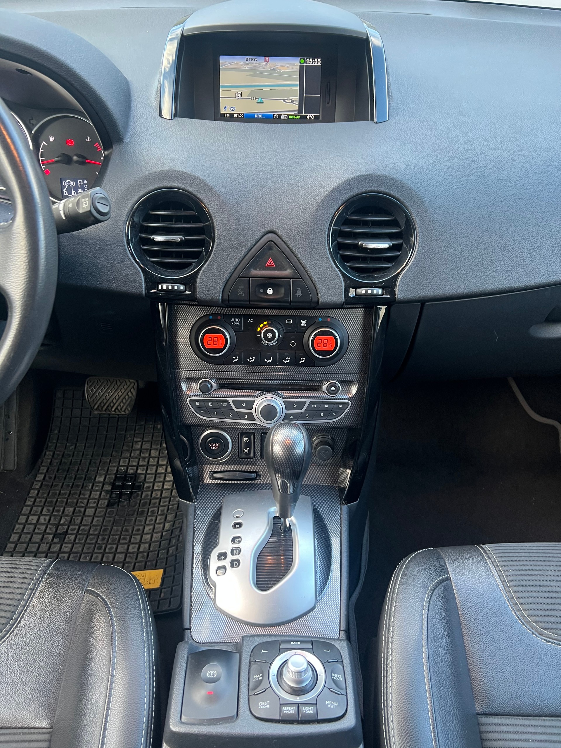 RENAULT Koleos 2.0 dCi Bose 4x4 Automatic-image-11