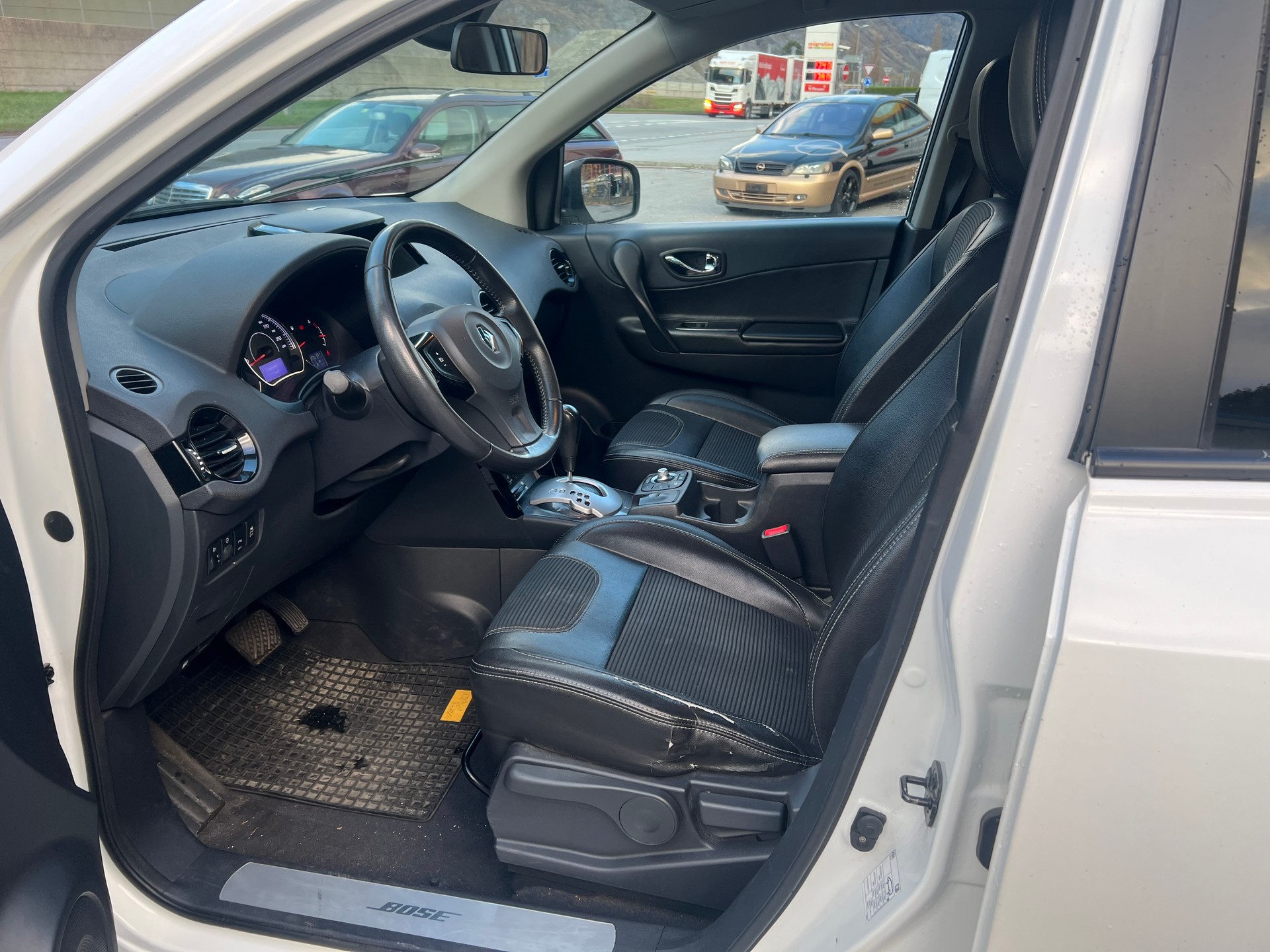 RENAULT Koleos 2.0 dCi Bose 4x4 Automatic-image-7