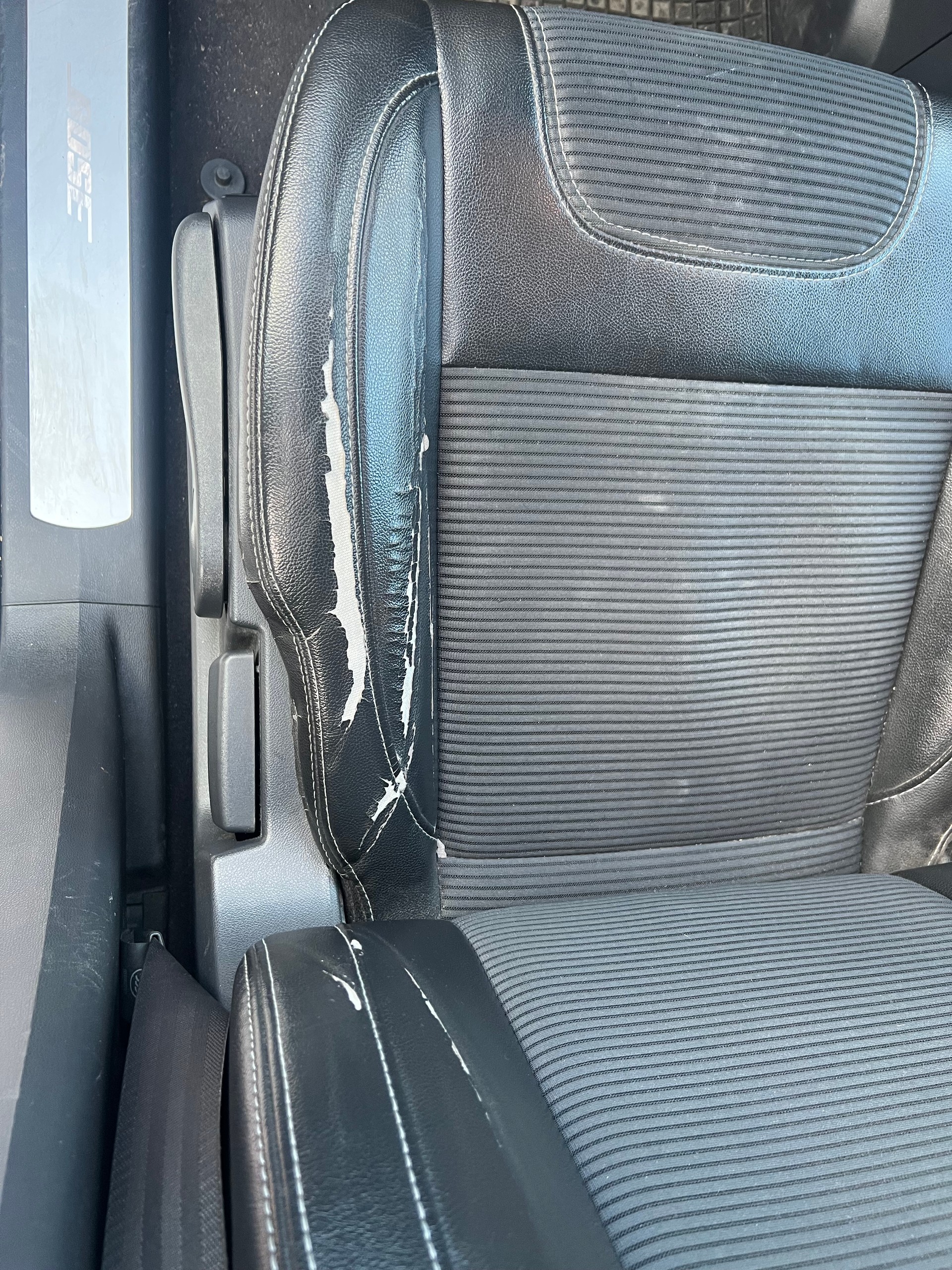 RENAULT Koleos 2.0 dCi Bose 4x4 Automatic-image-12