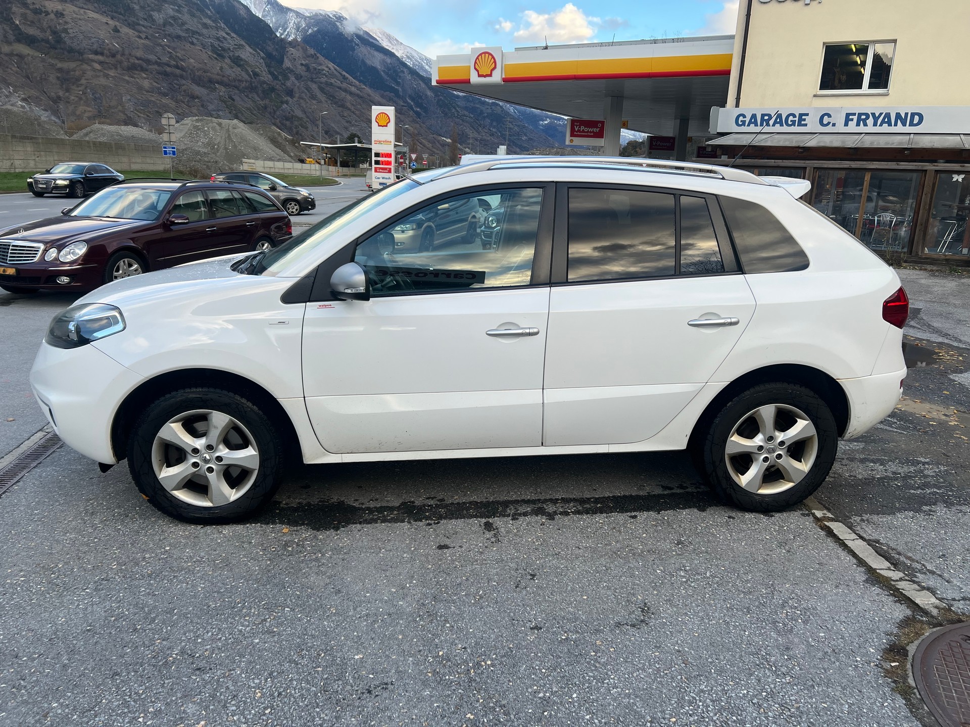 RENAULT Koleos 2.0 dCi Bose 4x4 Automatic-image-2