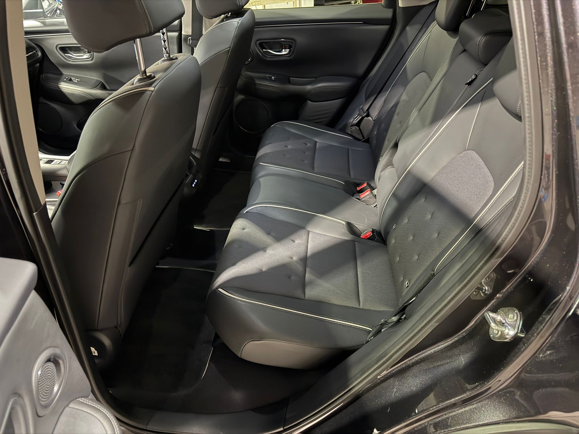 HONDA ZR-V 2.0i MMD Hybrid Sport Automatic-image-9