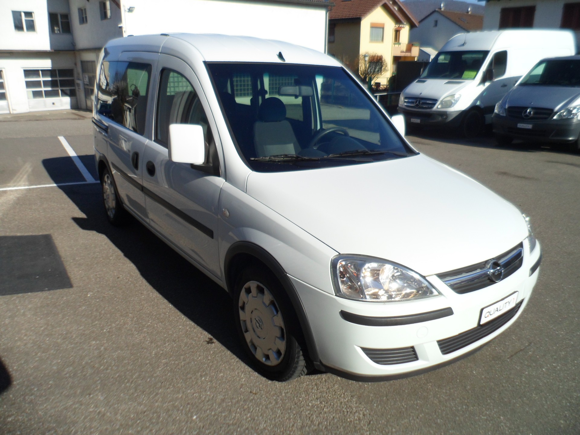 OPEL Combo 1.6 CNG ecoFLEX Enjoy-image-1