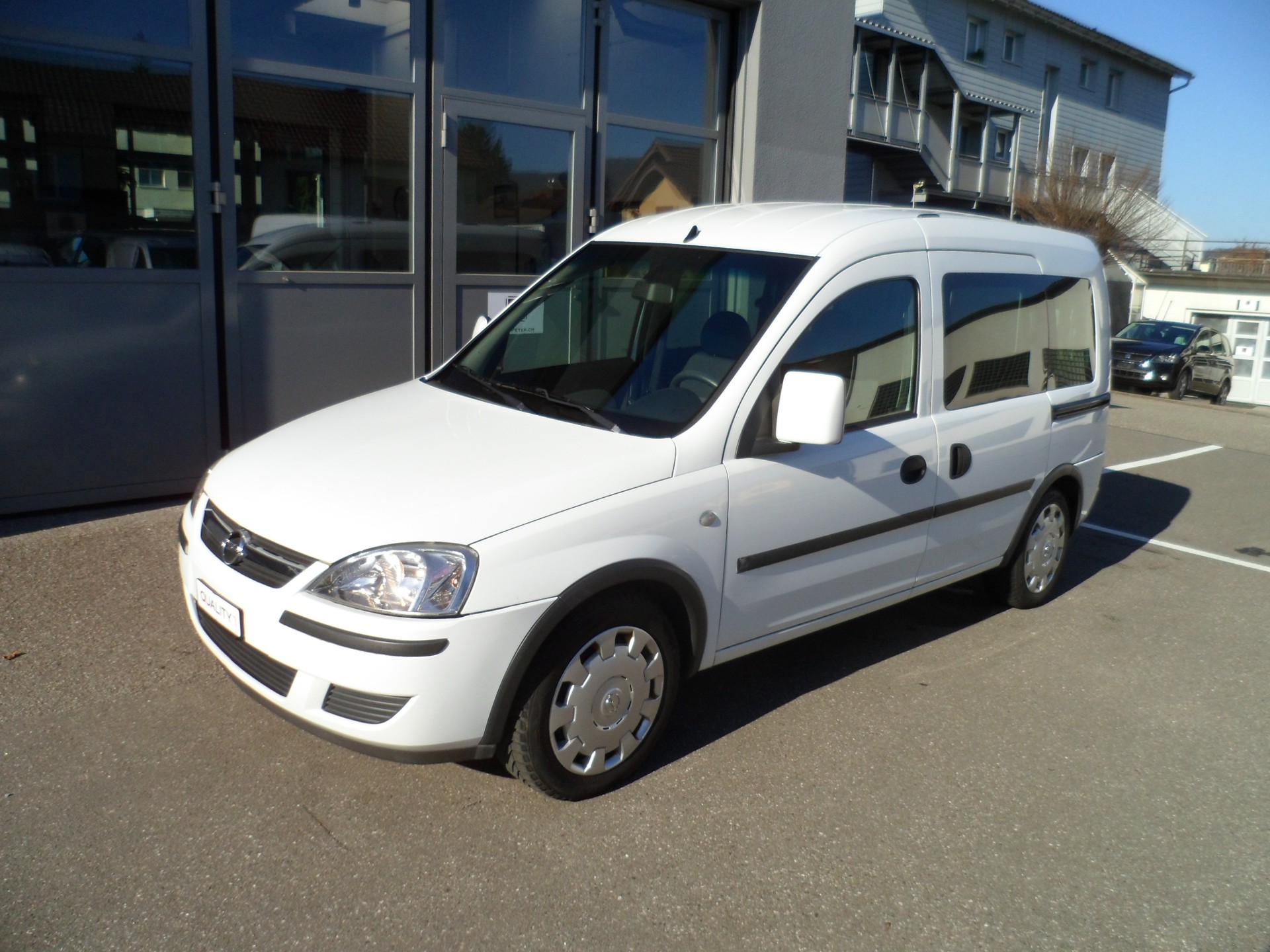 OPEL Combo 1.6 CNG ecoFLEX Enjoy-image-2