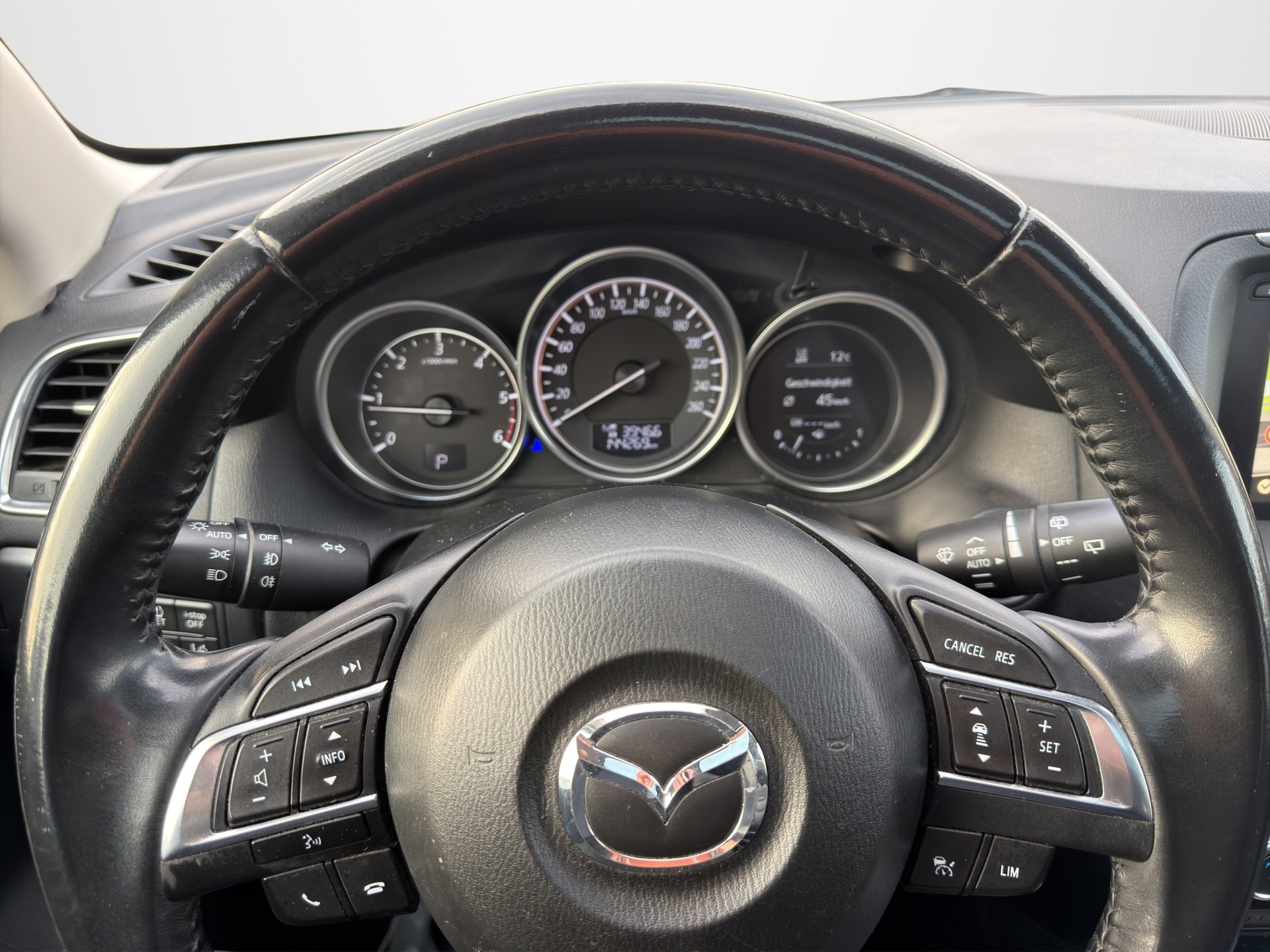 MAZDA CX-5 2.2 D HP Revolution AWD Automatic-image-18