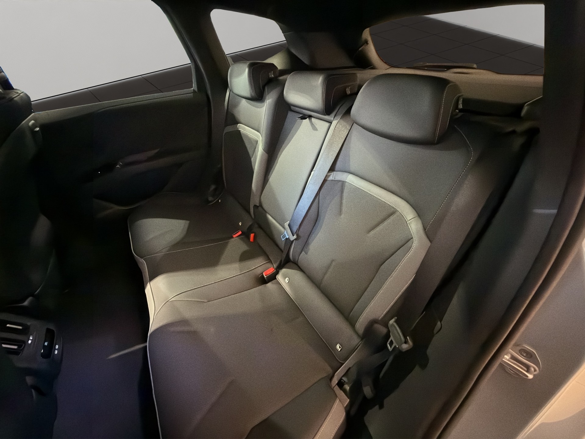 BMW iX3 50 xDrive M Sport-image-16