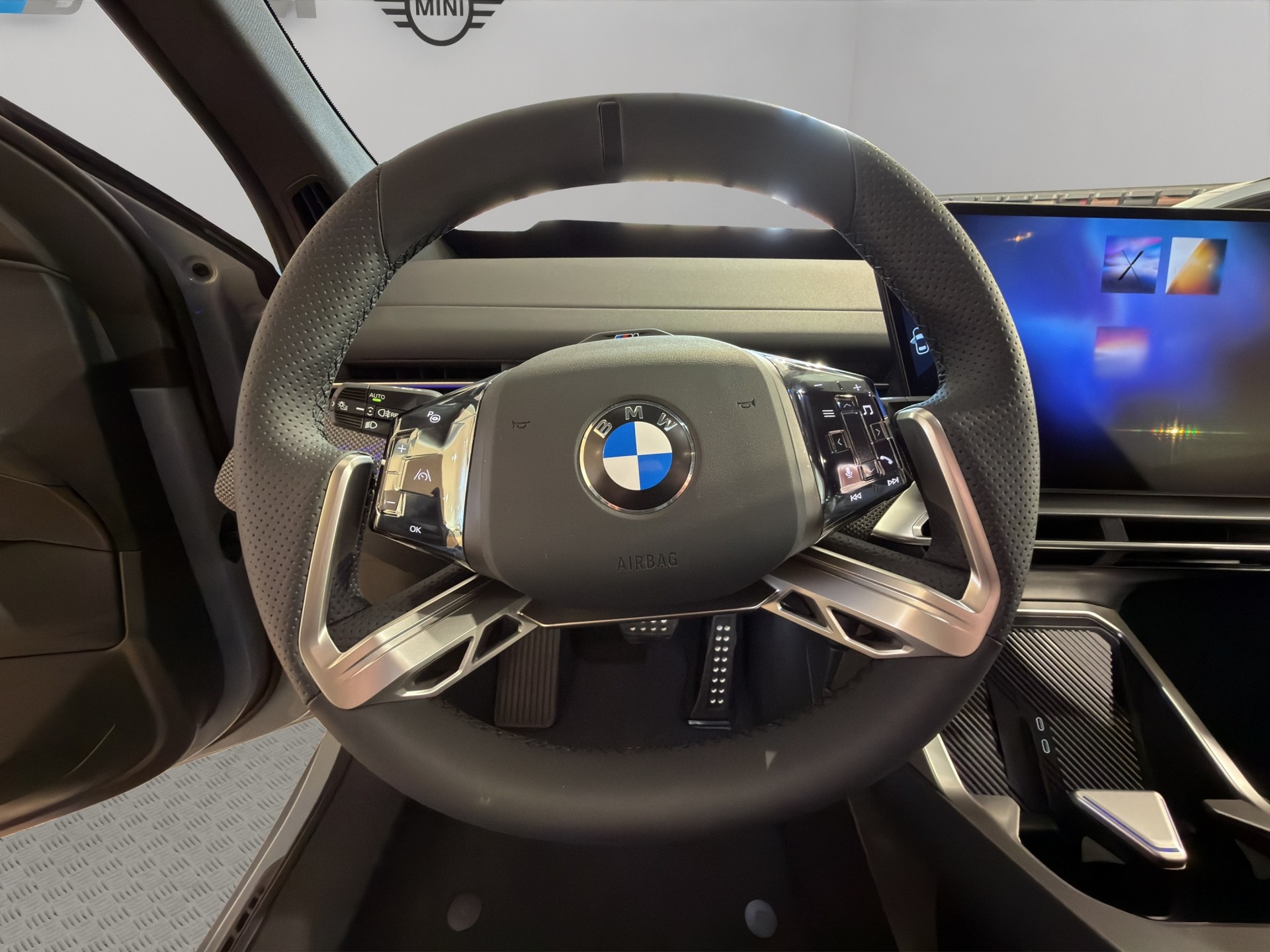 BMW iX3 50 xDrive M Sport-image-11