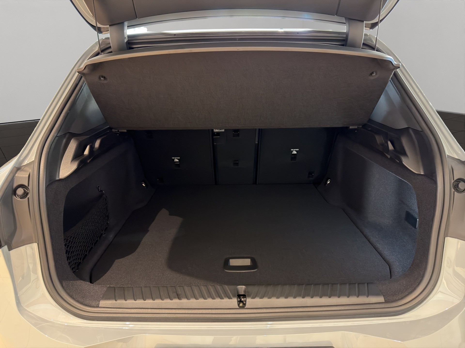 BMW iX3 50 xDrive M Sport-image-17