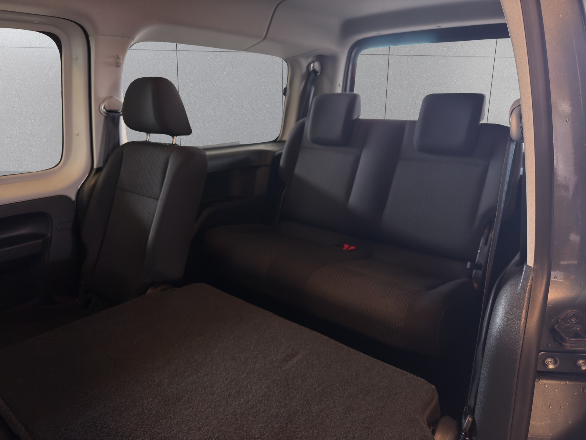 VW Caddy Maxi 2.0 TDI Trendline 4Motion*TOP AUSSTATTUNG*TOP ZUSTAND*NUR 48000 KM*MAXI*7-PLÄTZE*AHK*-image-18