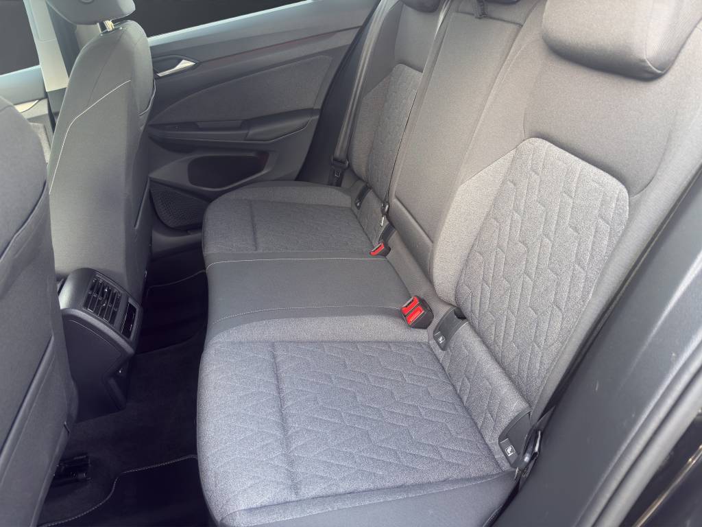 VW Golf 1.5 e TSI ACT Life DSG-image-8