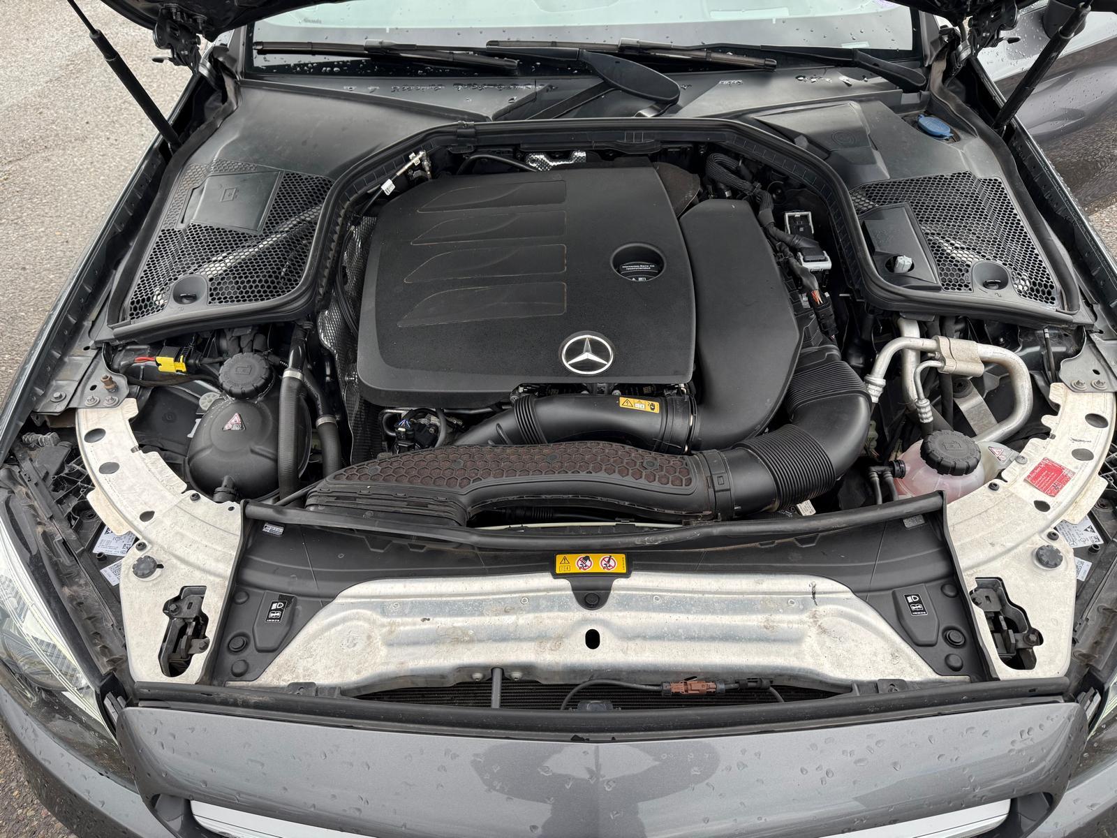 MERCEDES-BENZ C 300 4matic Cabriolet-image-27