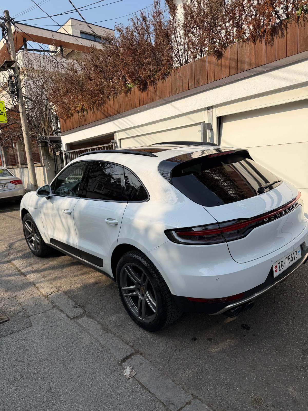 PORSCHE Macan PDK-image-2