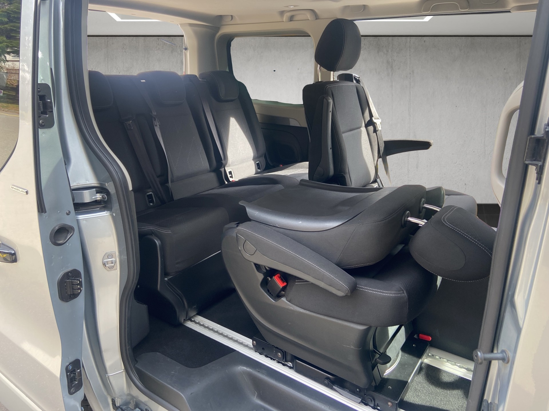 RENAULT Trafic Blue dCi 170 Spaceclass Pack Escapade EDC-image-12