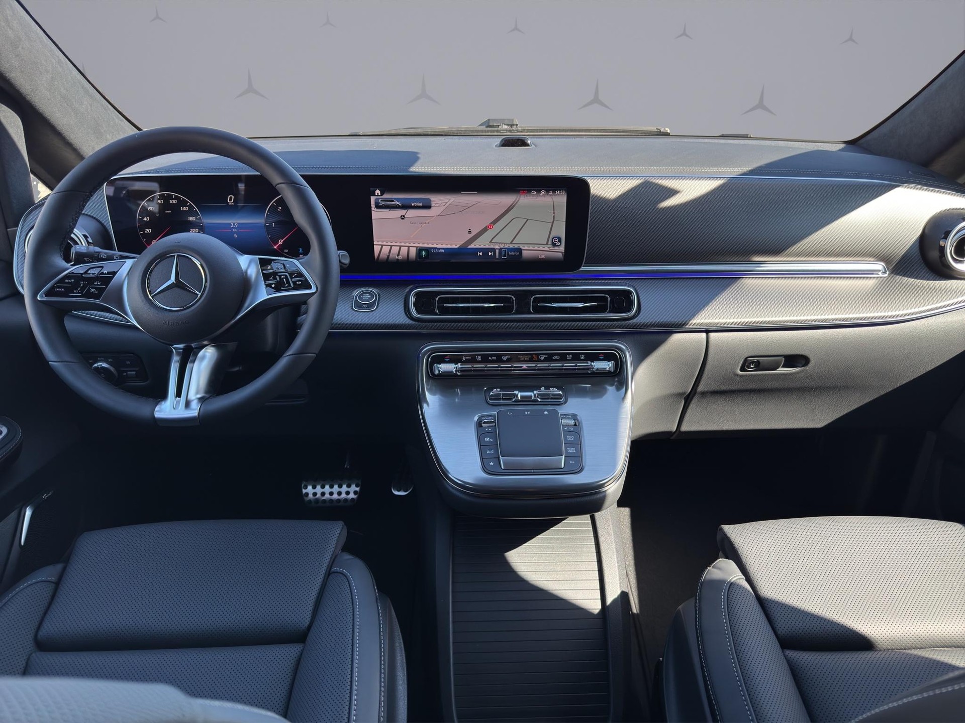 MERCEDES-BENZ V 300 d Swiss Ed. lang 4matic Van-image-14