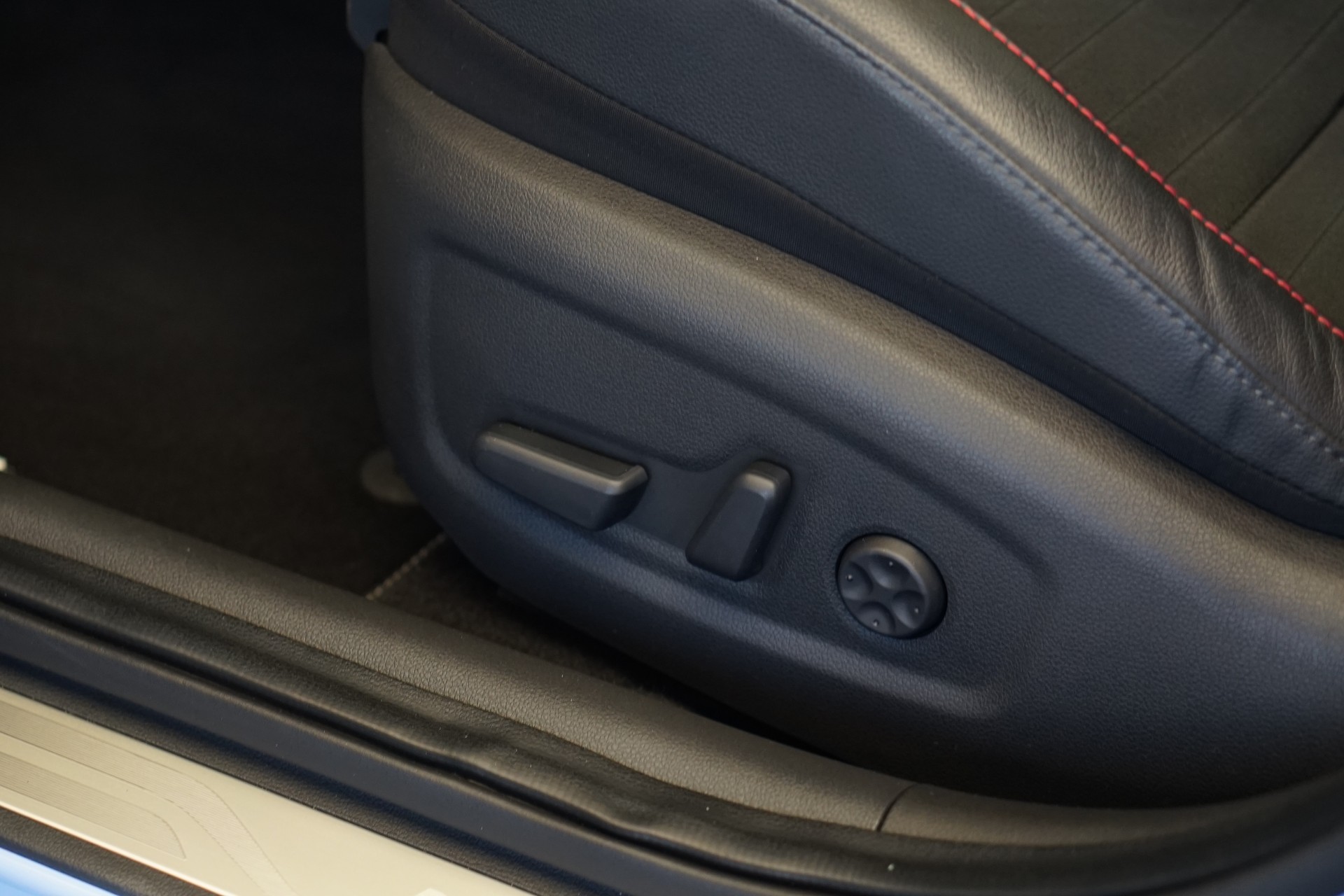HYUNDAI i30 Fastback N 2.0 T-GDi *CH-Fahrzeug* *Sternenhimmel*-image-23
