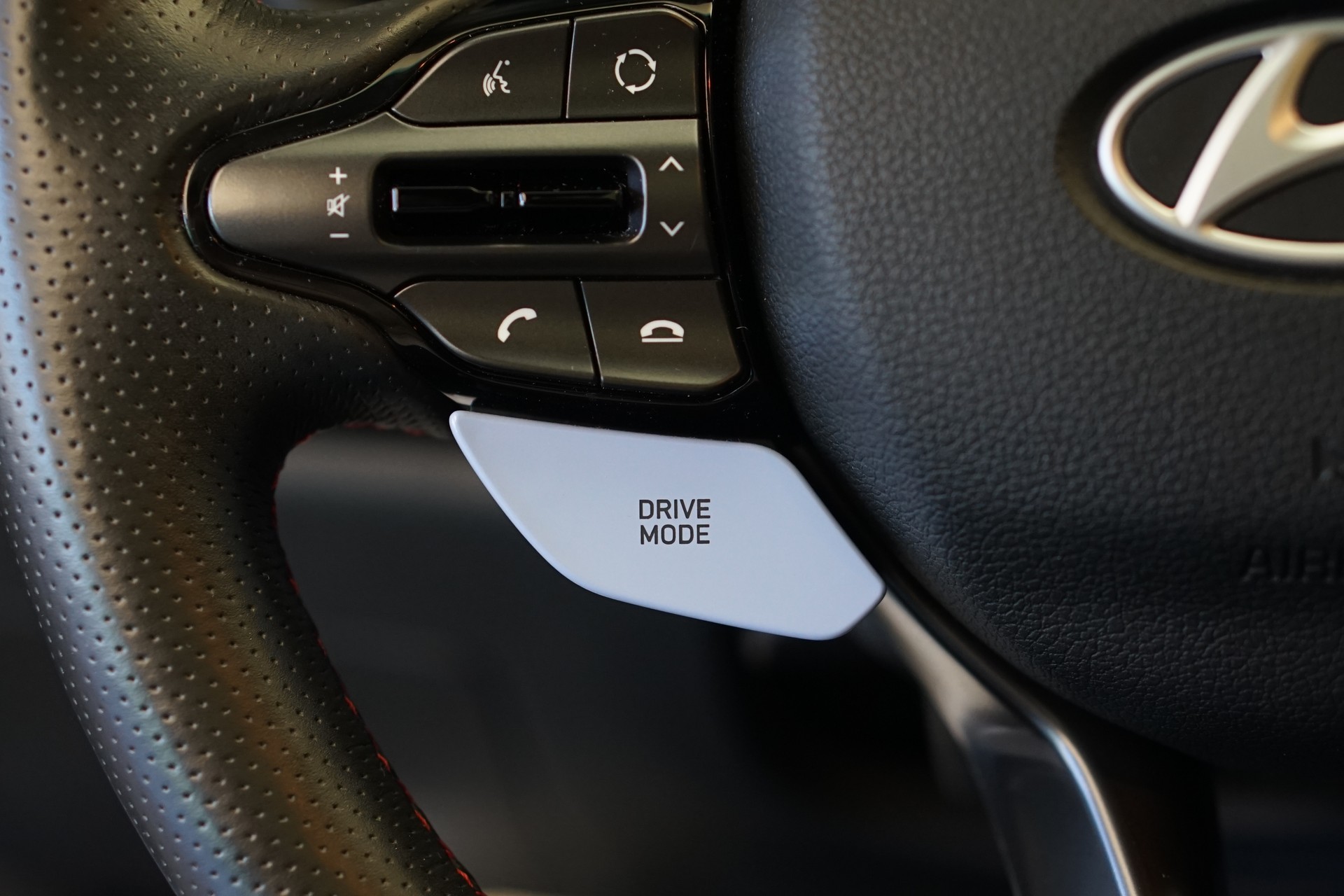 HYUNDAI i30 Fastback N 2.0 T-GDi *CH-Fahrzeug* *Sternenhimmel*-image-26