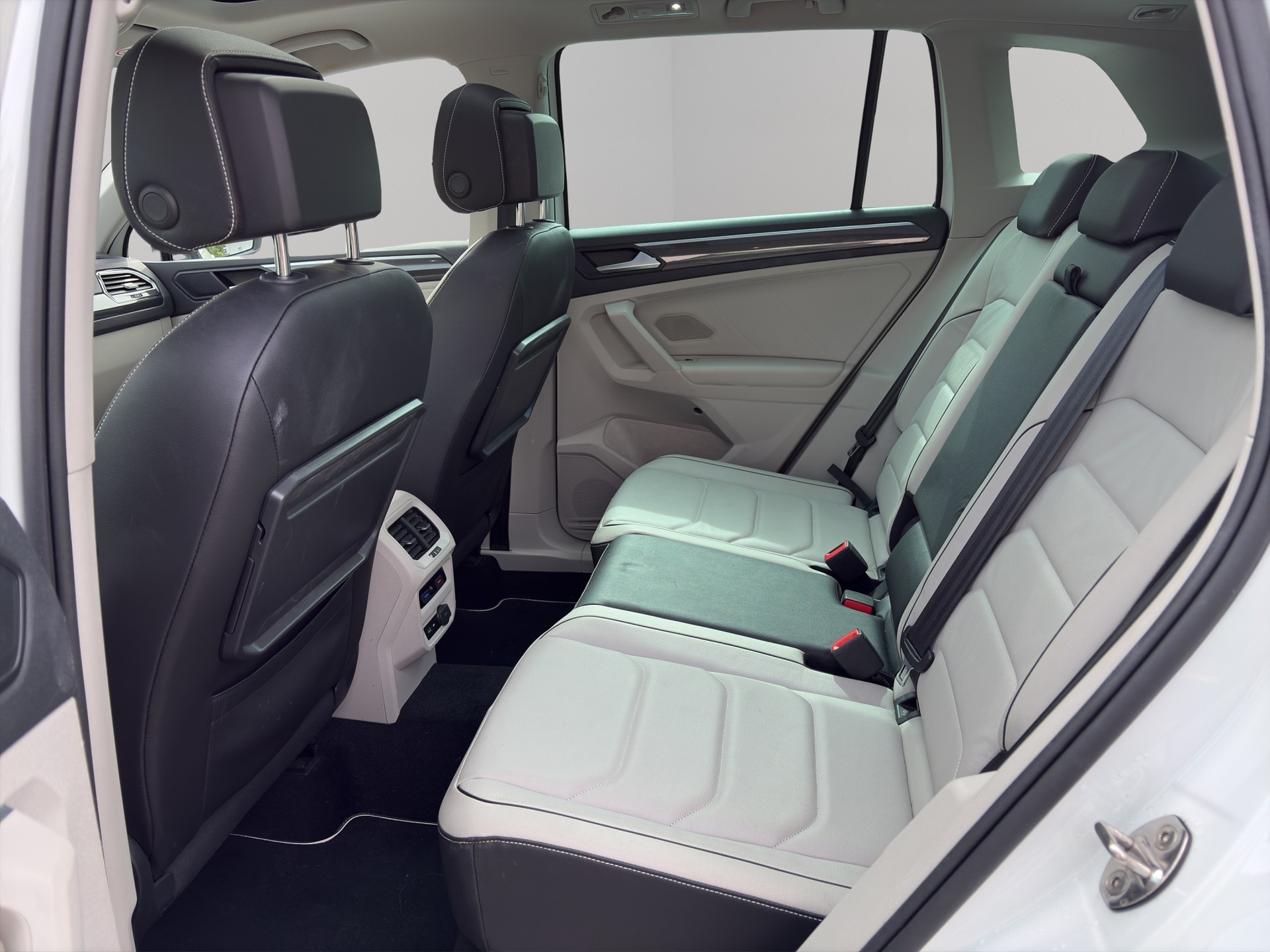VW Tiguan 2.0TSI Highline 4Motion DSG-image-5