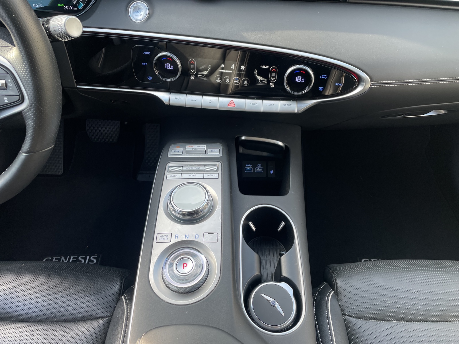 GENESIS GV70 Electrified Sport kWh 77,4 AWD-image-16