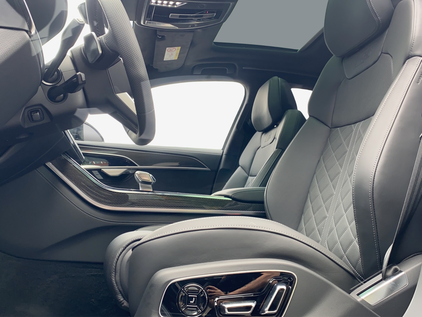 AUDI A8 60 TFSI e quattro tiptronic-image-6