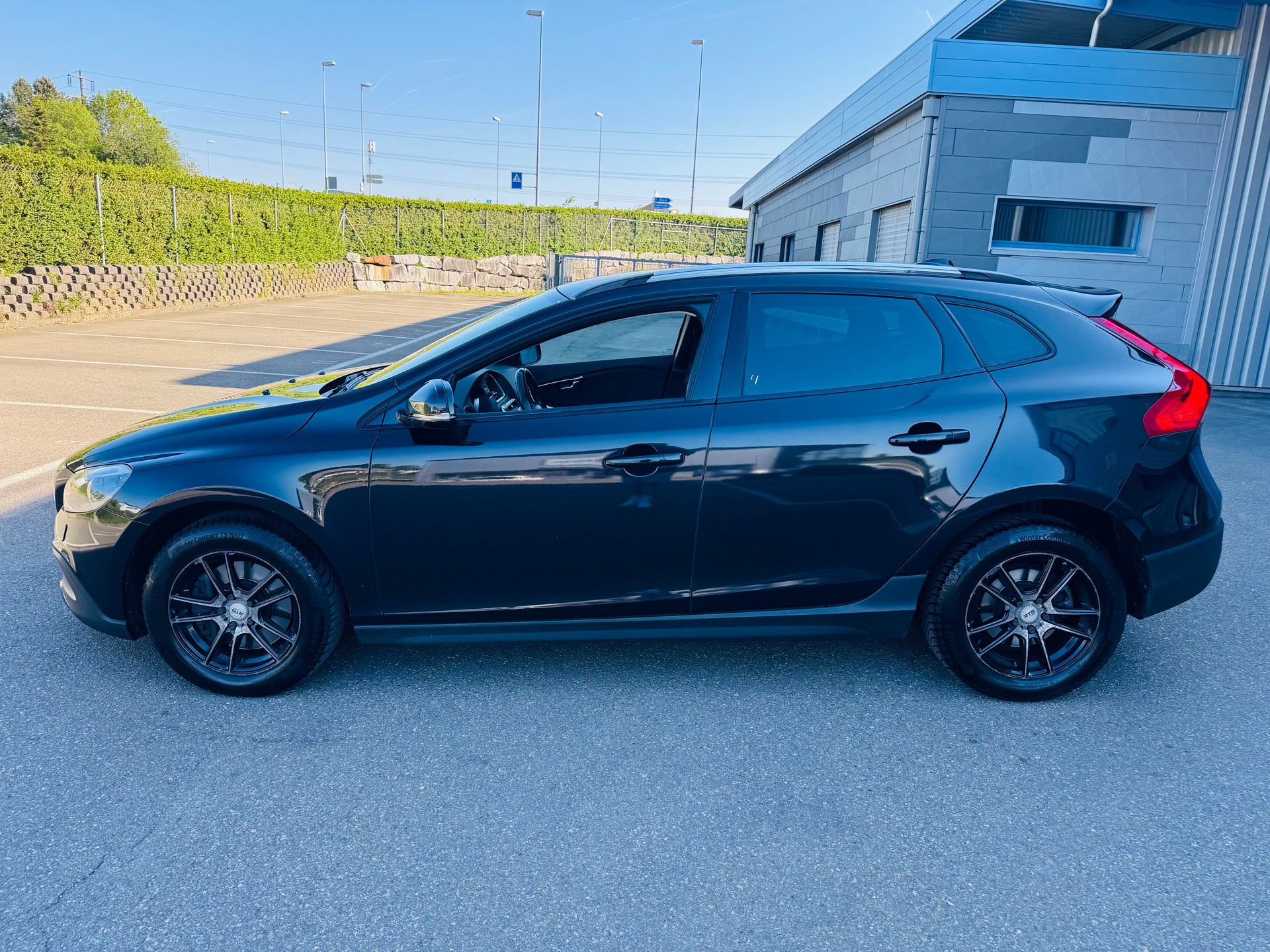 VOLVO V40 Cross Country T4 2.0 AWD Summum Geartronic-image-2