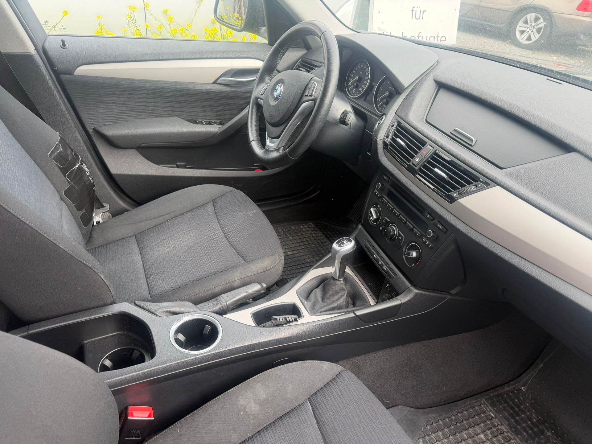 BMW X1 xDrive 18d-image-5