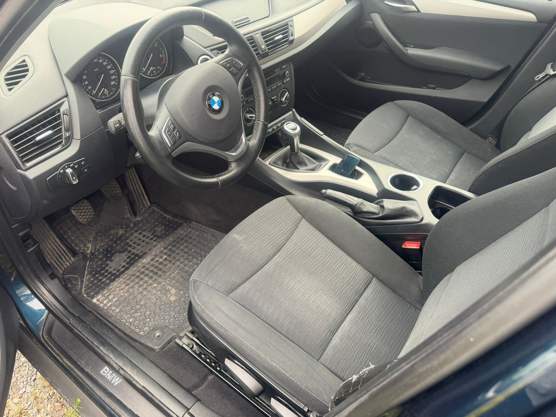 BMW X1 xDrive 18d-image-4