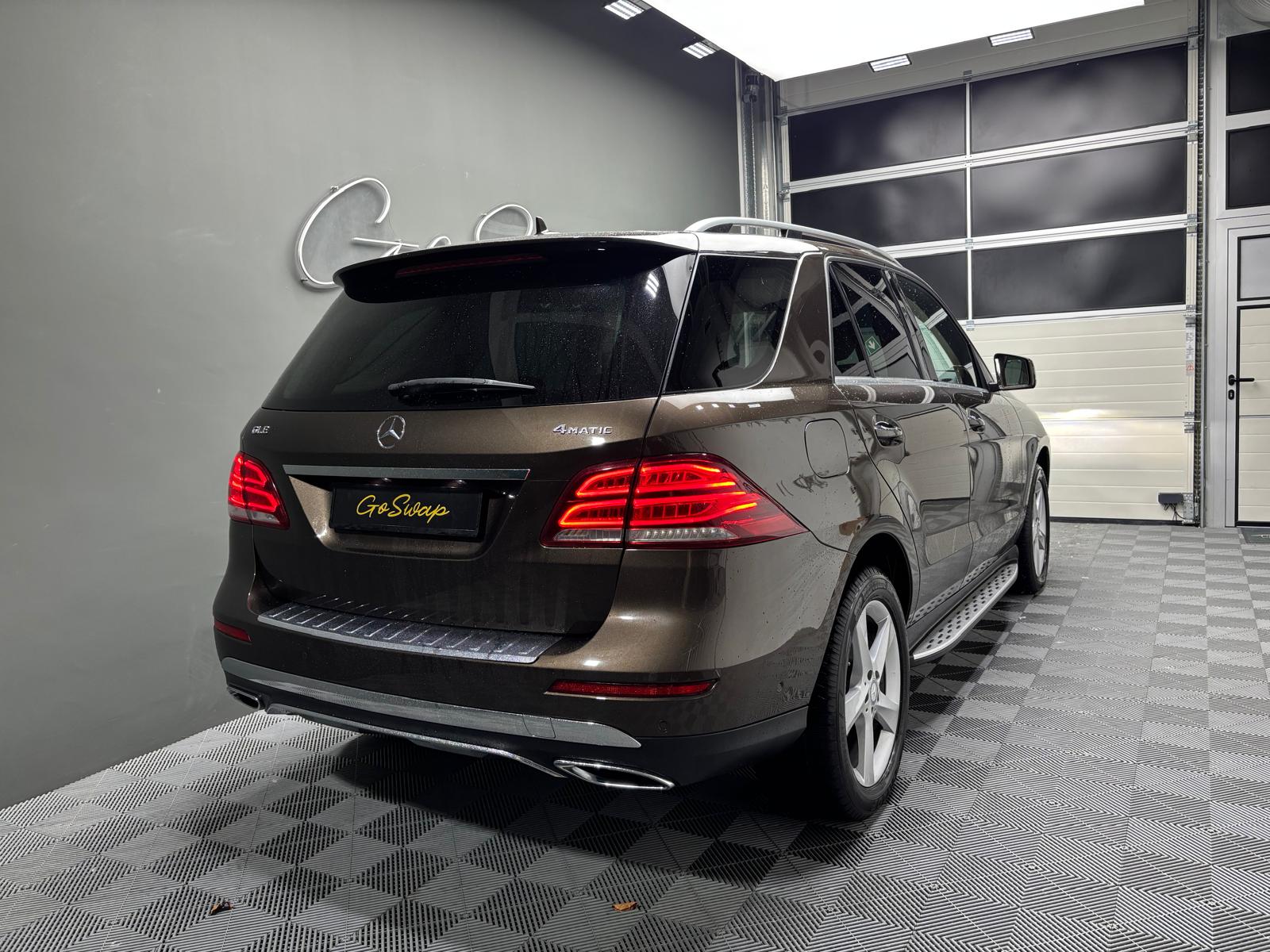 MERCEDES-BENZ GLE 250 d Executive 4Matic 9G-Tronic-image-2