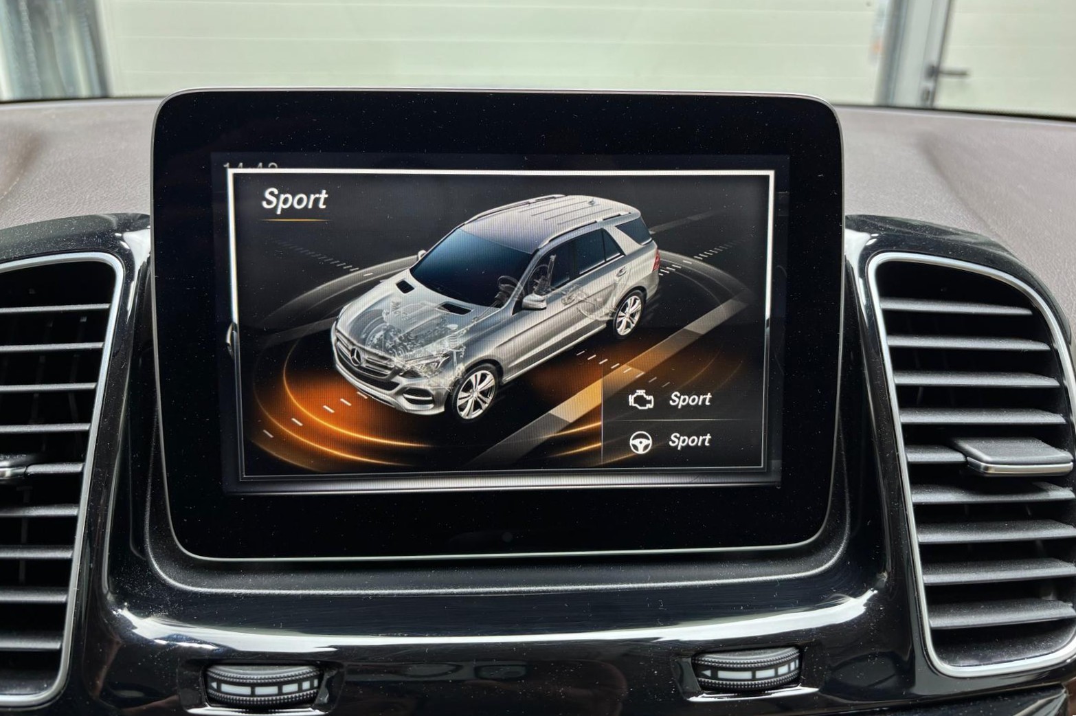 MERCEDES-BENZ GLE 250 d Executive 4Matic 9G-Tronic-image-24