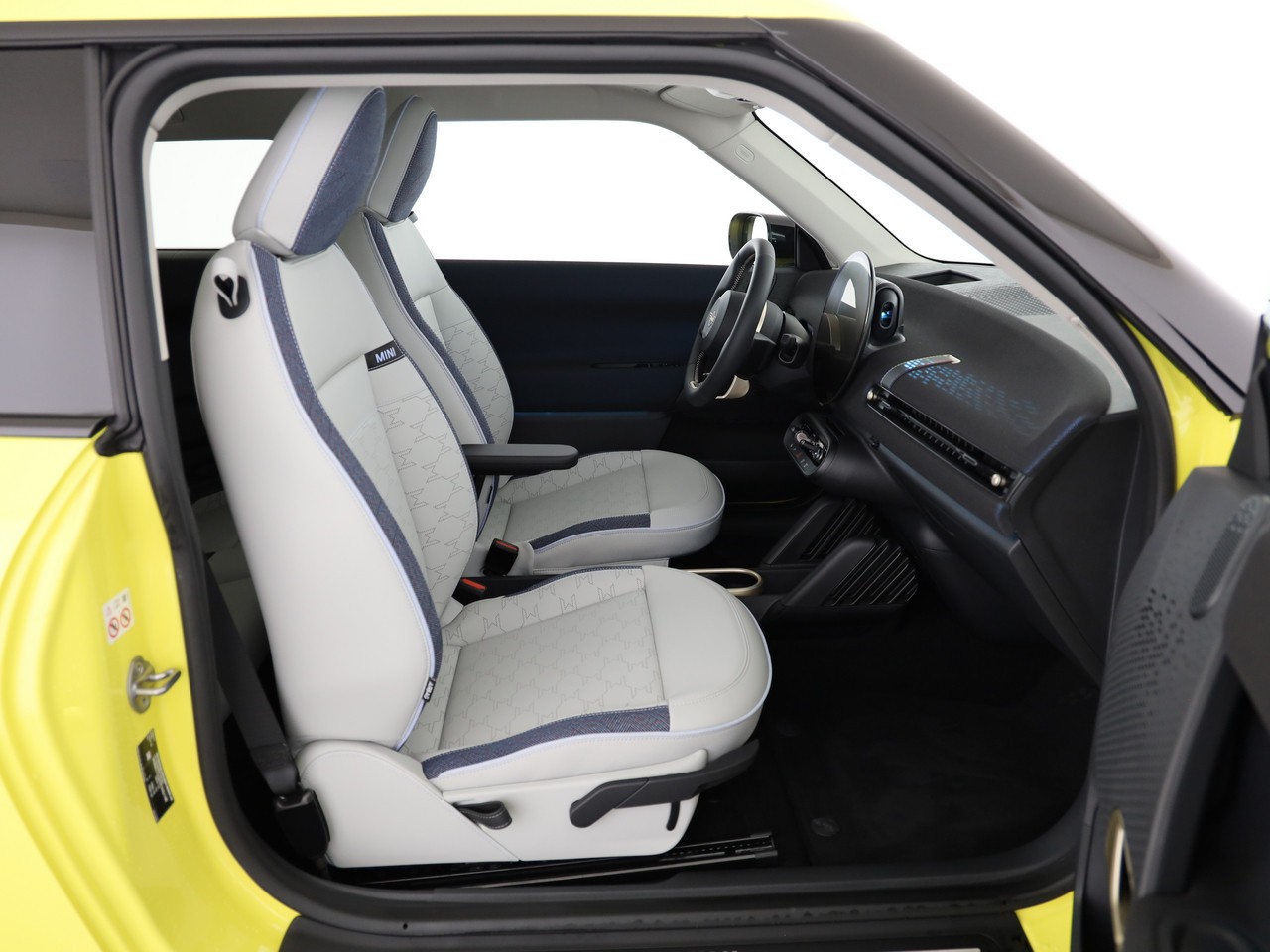MINI Cooper SE-image-13