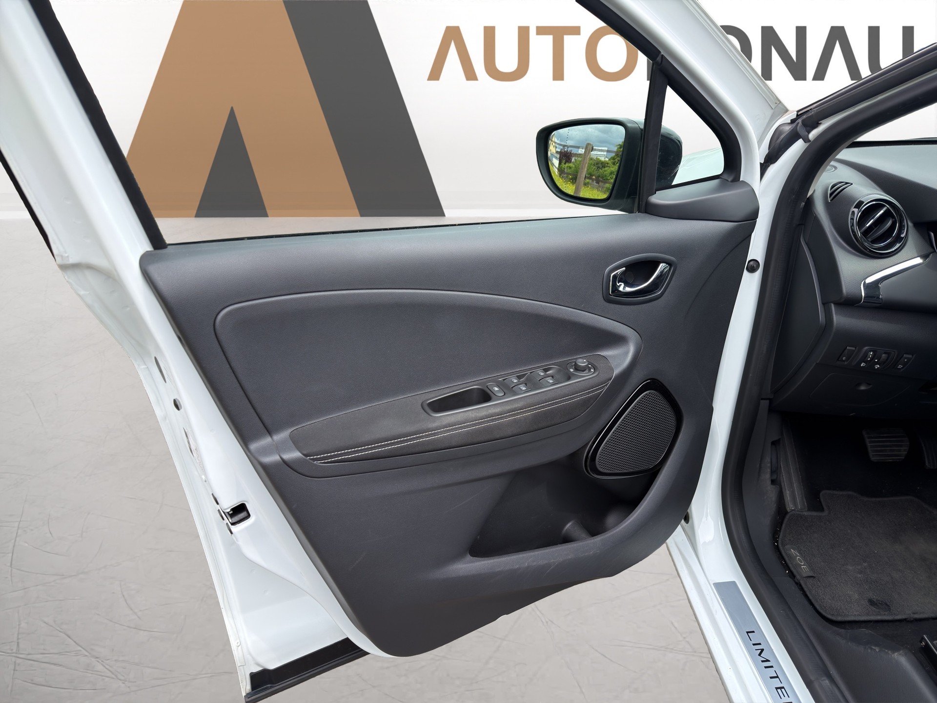 RENAULT Zoe FP R110 Life inkl. Batterie SOC 90.2%-image-10