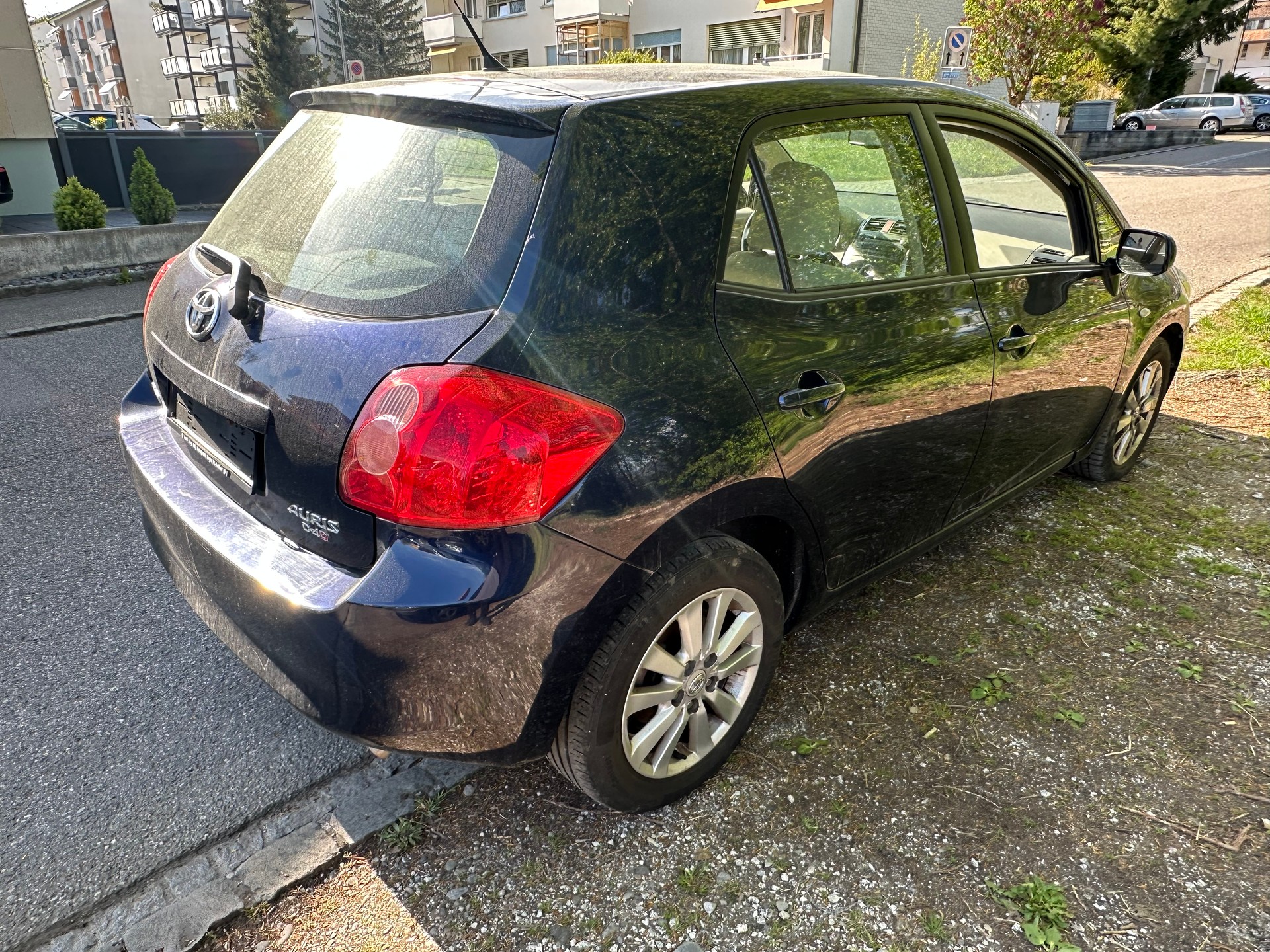 TOYOTA Auris 2.0 D-4D Linea Sol-image-3