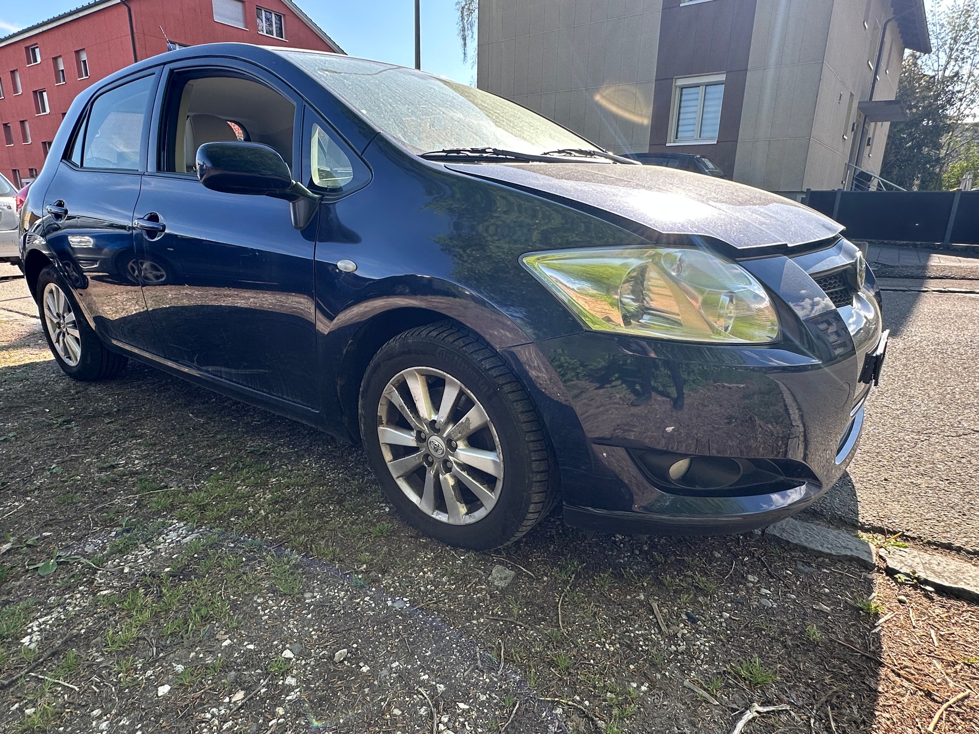 TOYOTA Auris 2.0 D-4D Linea Sol-image-1