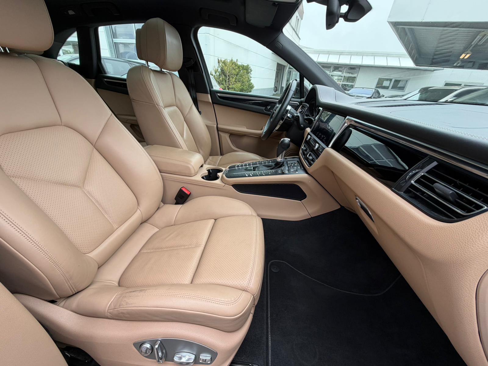 PORSCHE Macan S PDK-image-11