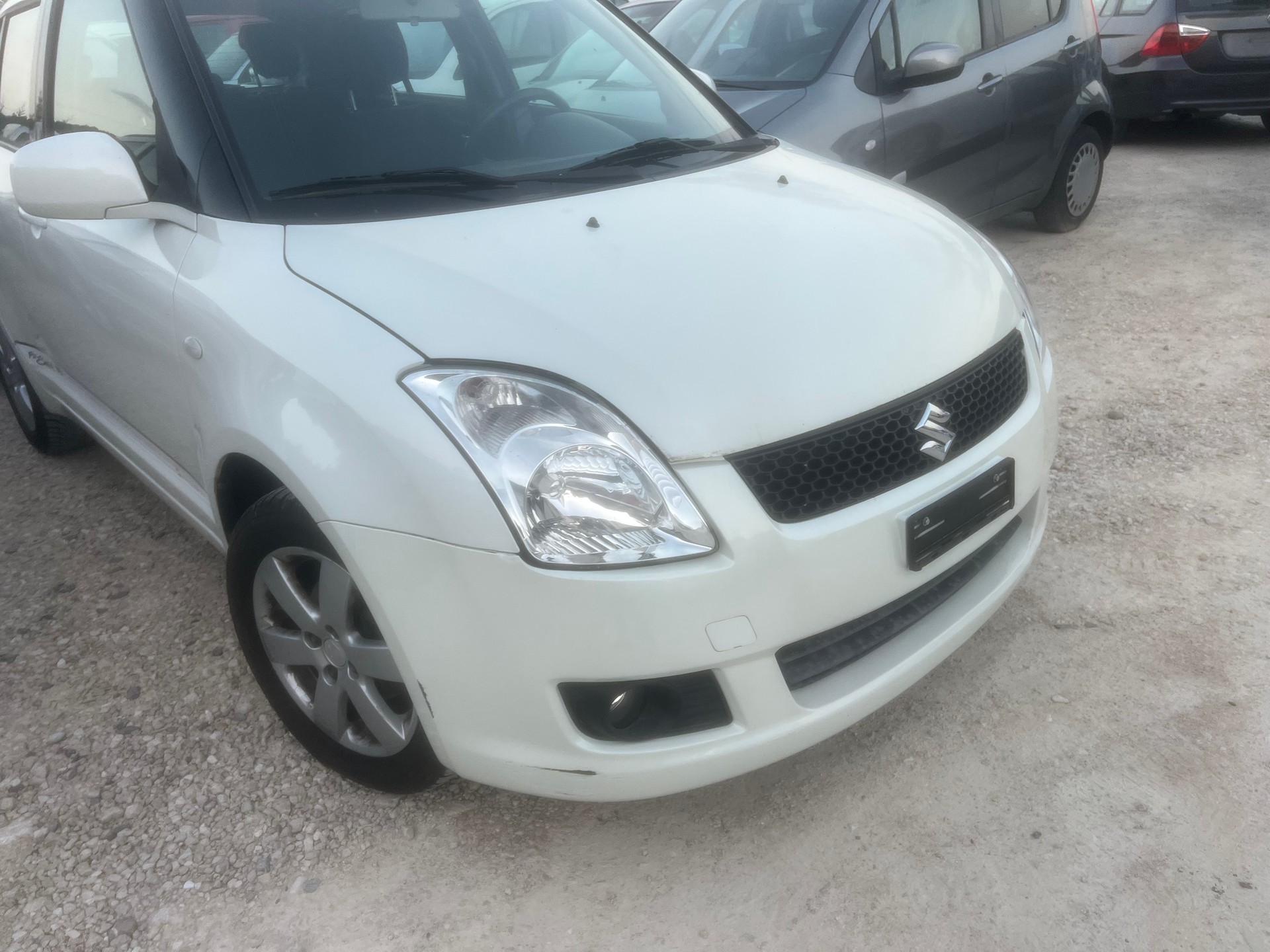 SUZUKI Swift 1.3i 16V GL Top Piz Sulai LE 4x4-image-1