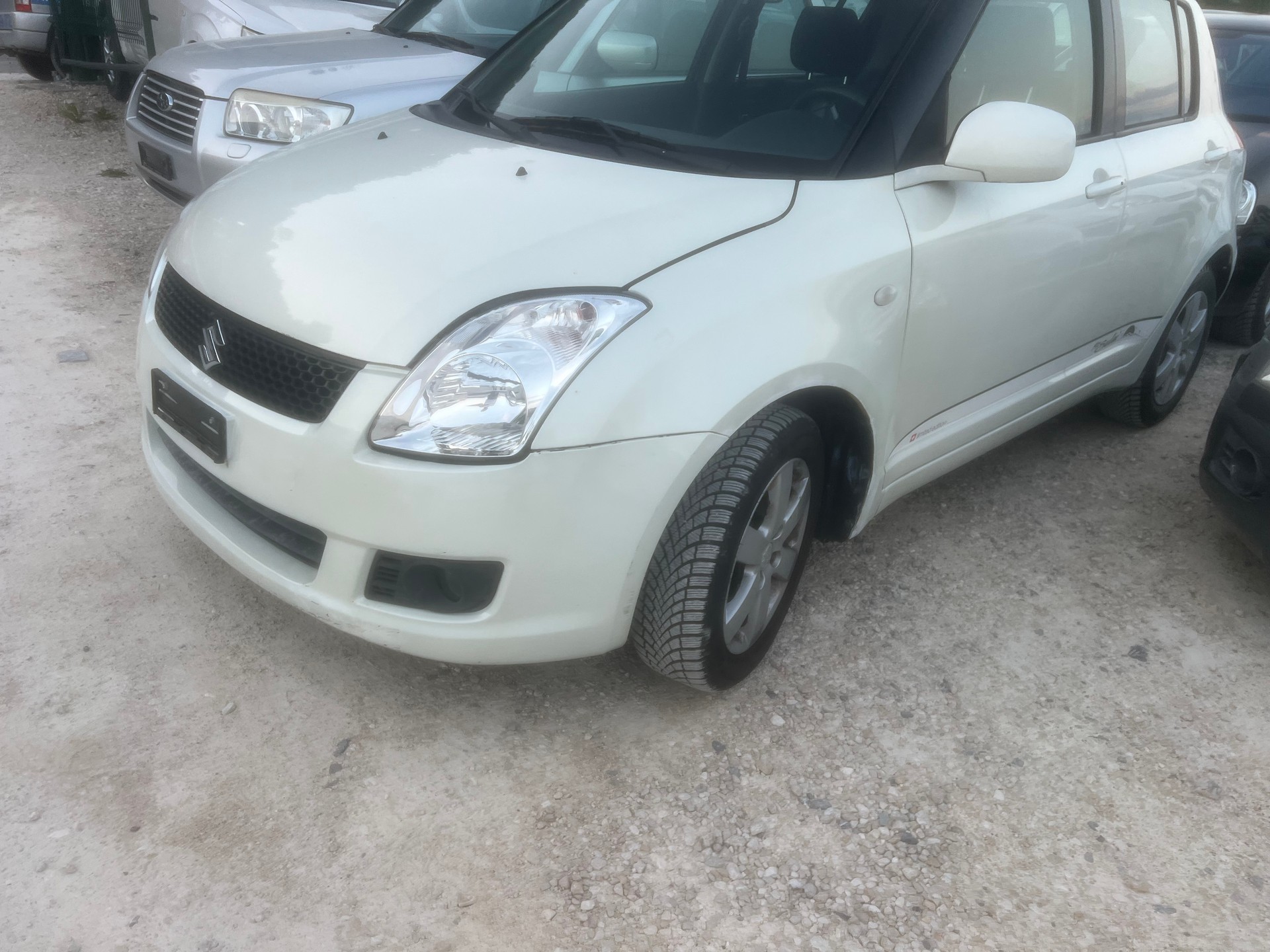 SUZUKI Swift 1.3i 16V GL Top Piz Sulai LE 4x4-image-3