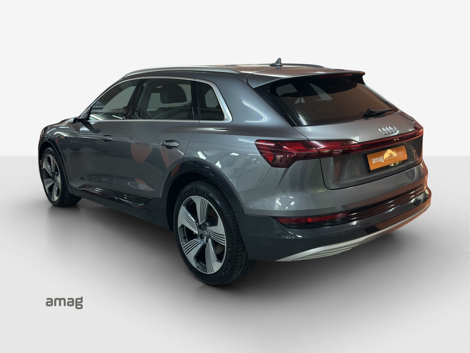 AUDI e-tron 55 Advanced quattro-image-2