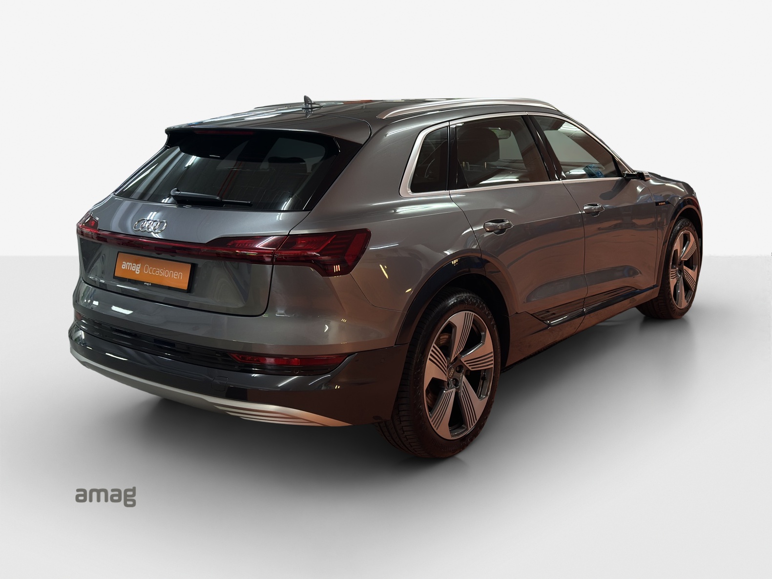 AUDI e-tron 55 Advanced quattro-image-5