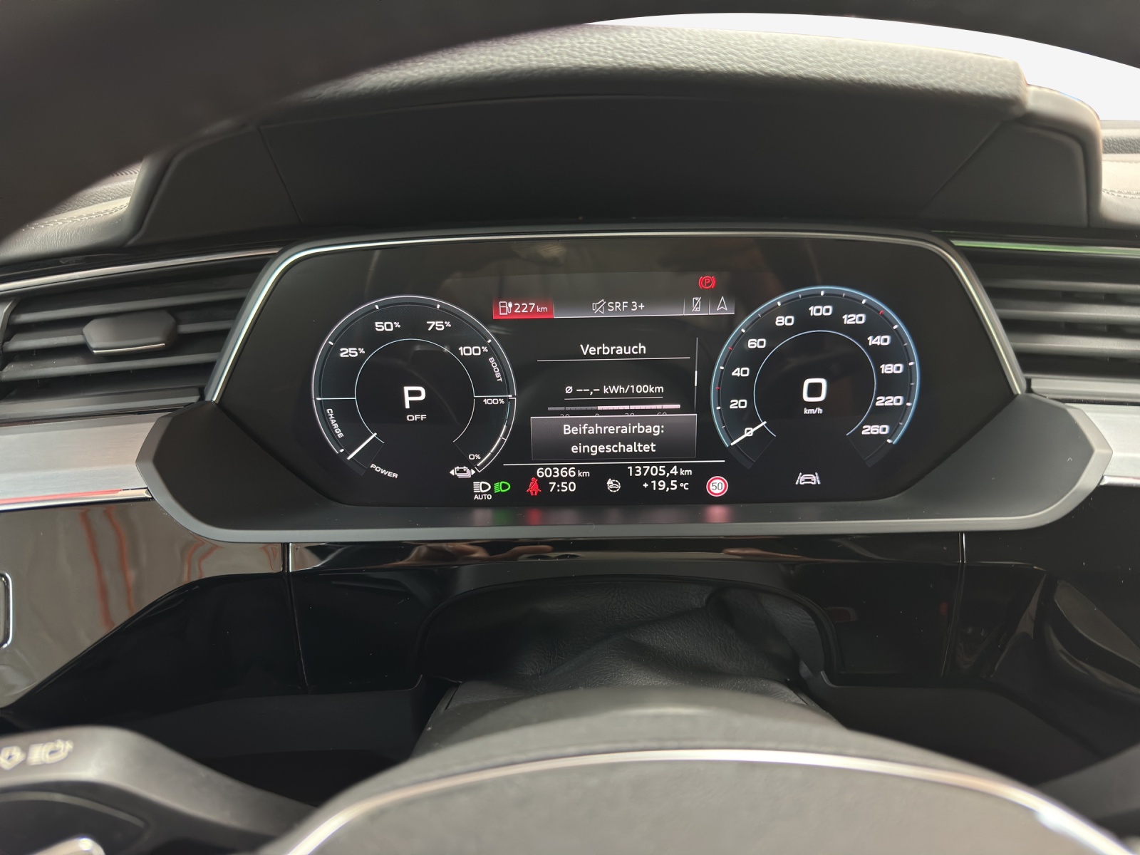 AUDI e-tron 55 Advanced quattro-image-14