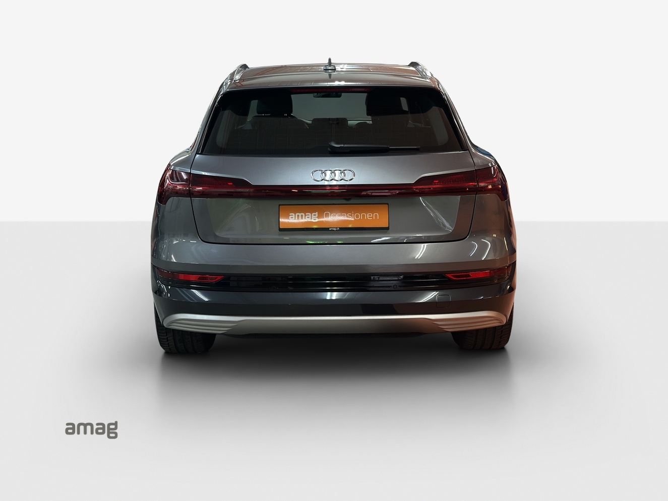 AUDI e-tron 55 Advanced quattro-image-4