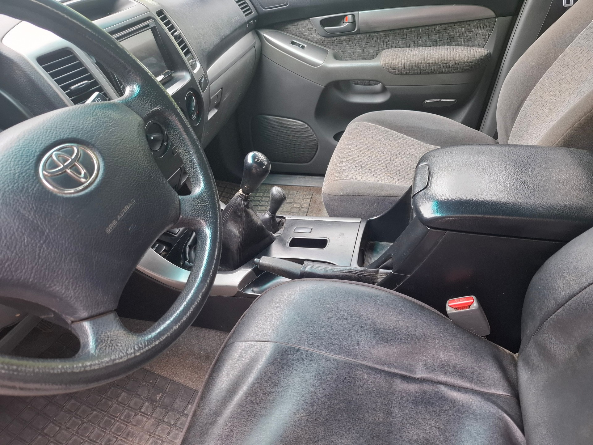 TOYOTA Land Cruiser 3.0 TD Linea Terra-image-8