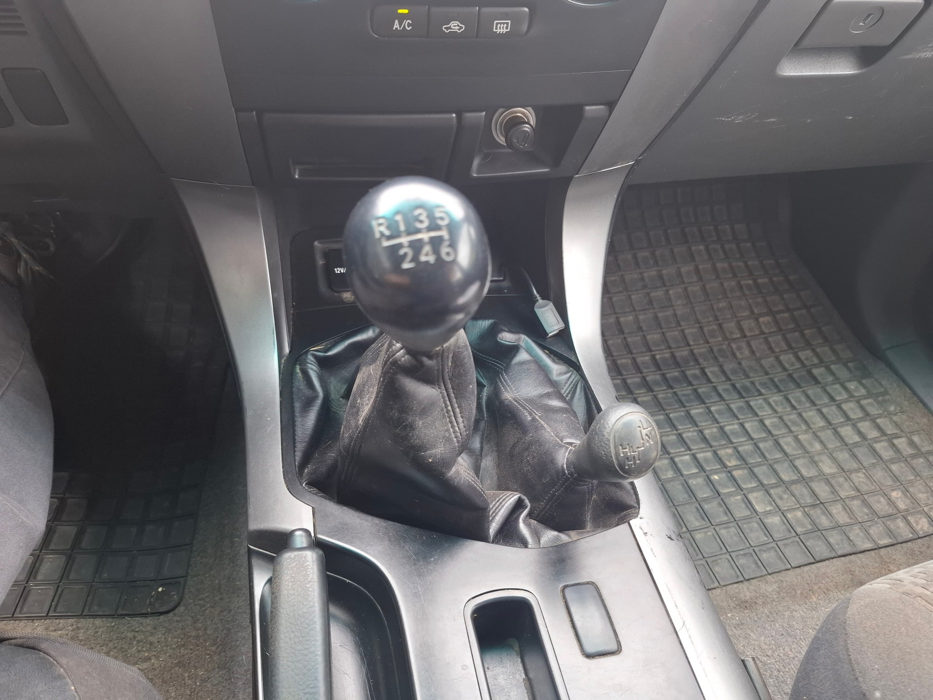 TOYOTA Land Cruiser 3.0 TD Linea Terra-image-7
