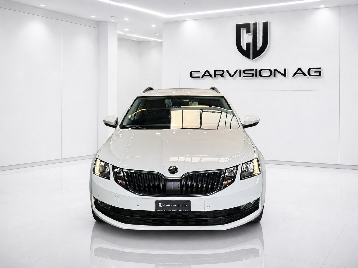 SKODA Octavia Combi 1.6 TDI Ambition-image-1