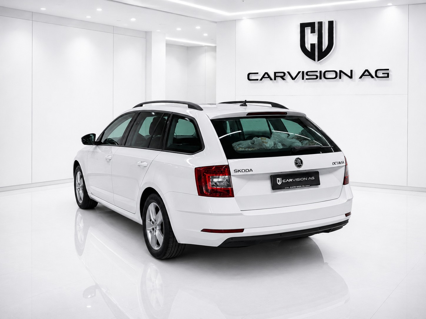 SKODA Octavia Combi 1.6 TDI Ambition-image-4