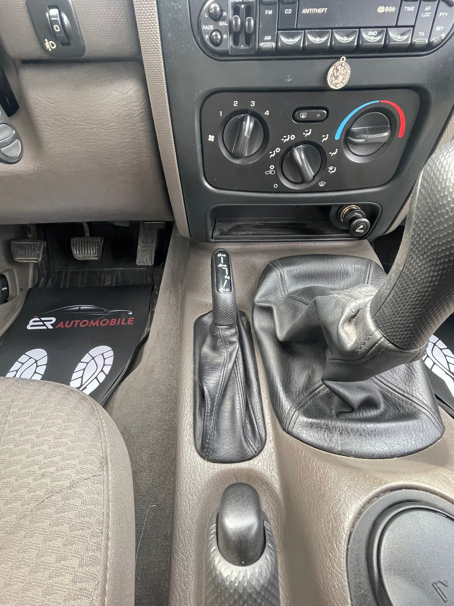 JEEP Cherokee 2.5 CRD Limited-image-14