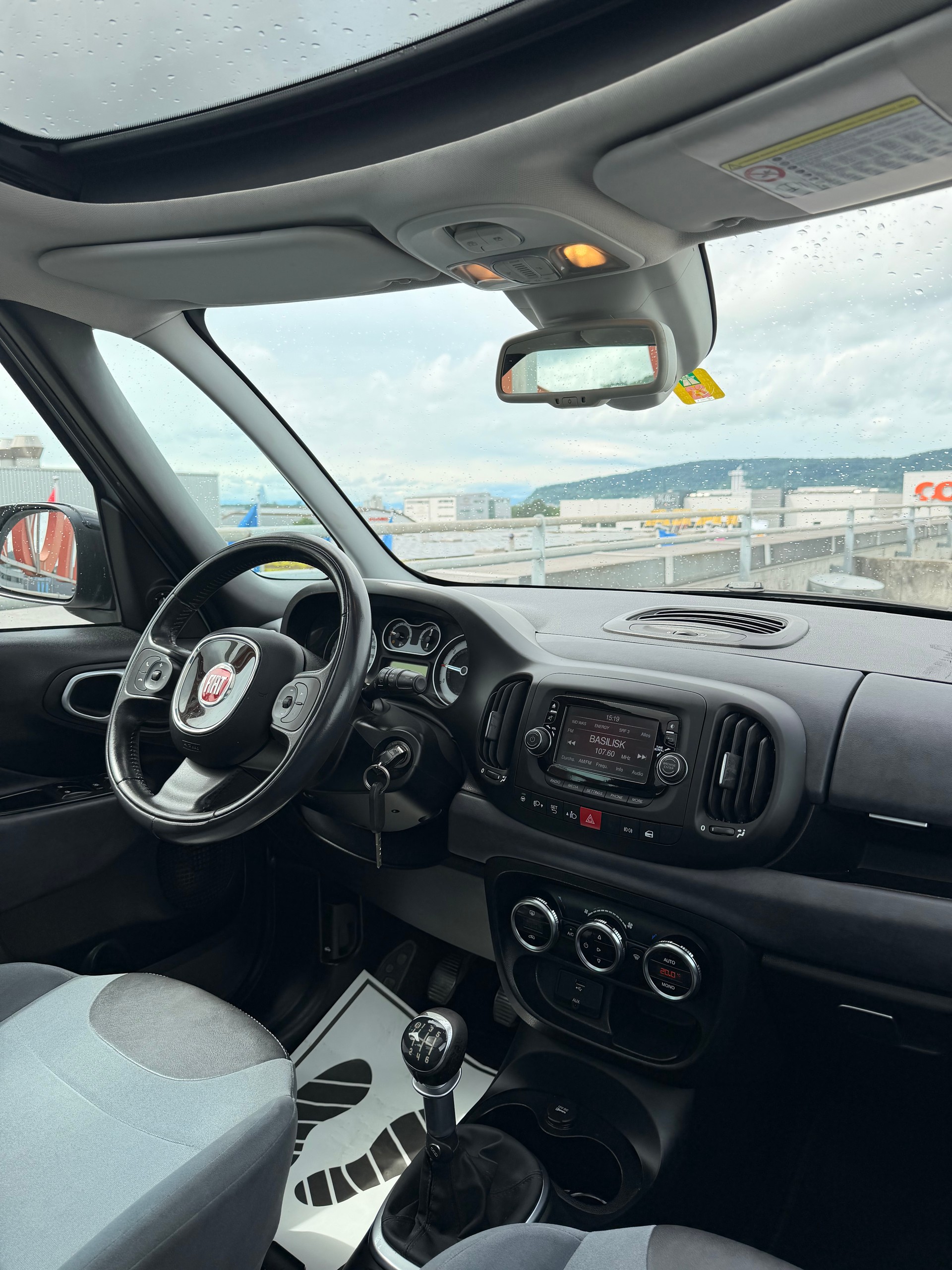 FIAT 500L Living 1.4 TB 16V Lounge-image-9