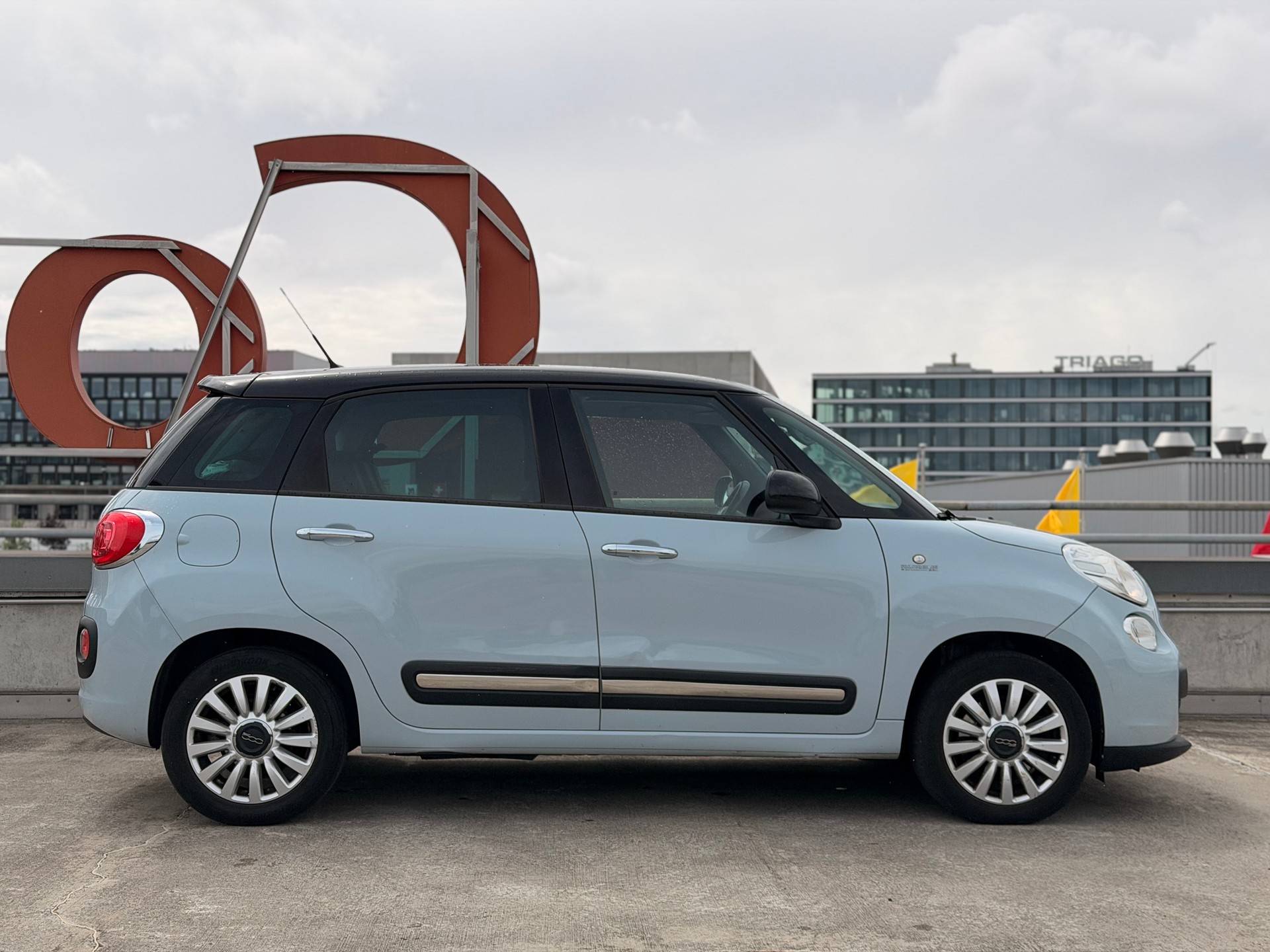 FIAT 500L Living 1.4 TB 16V Lounge-image-2