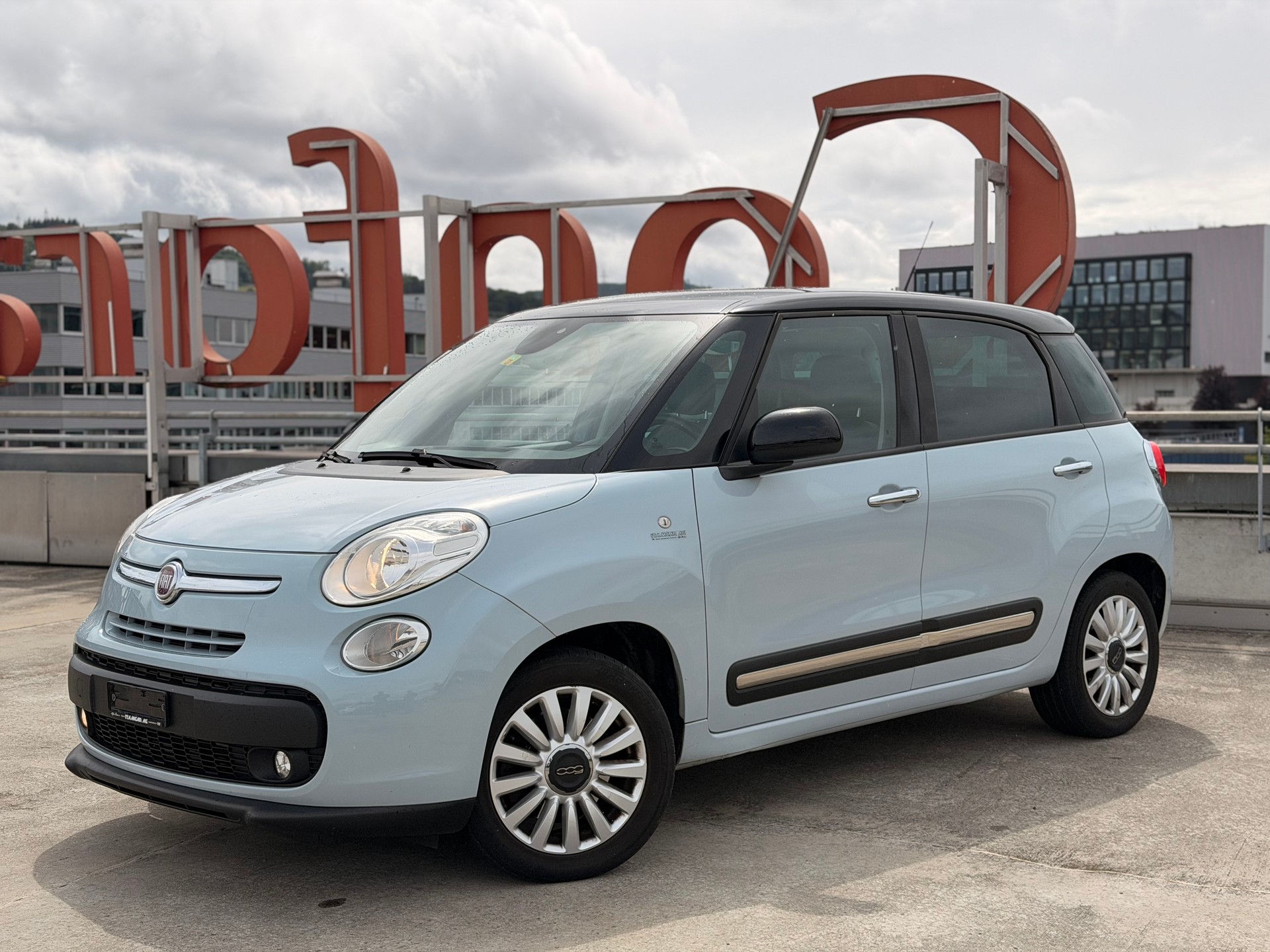 FIAT 500L Living 1.4 TB 16V Lounge-image-0