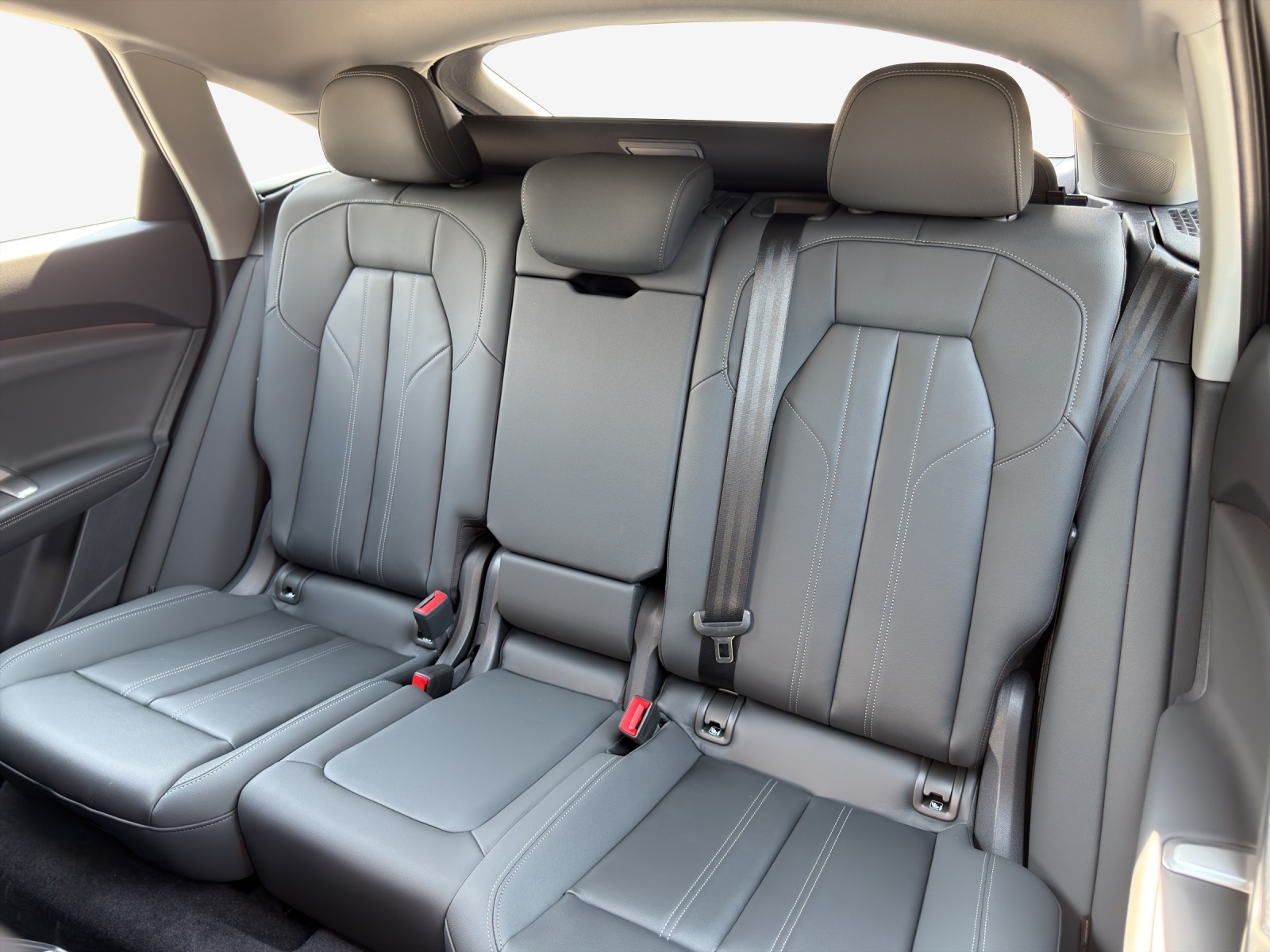 AUDI Q5 Sportback TDI quattro 150 kW S-tronic-image-11